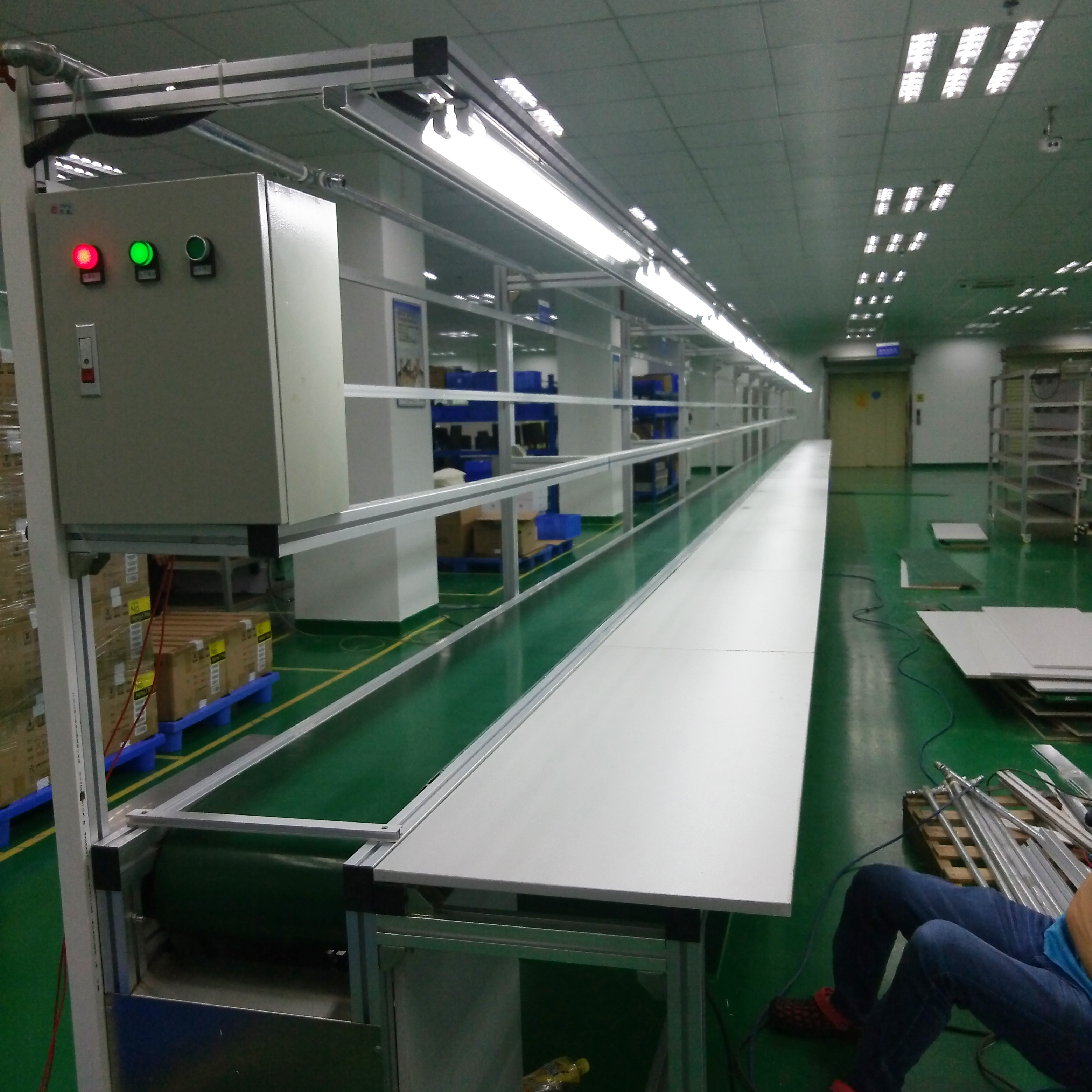 Automatic Solar Panel Belt Conveyor Assembly Line With Work Table