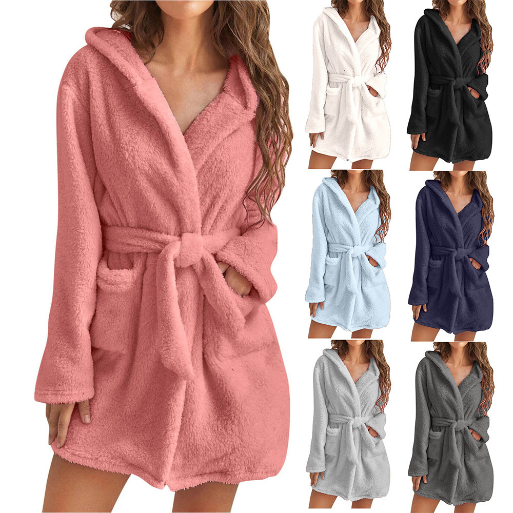 2022 Wholesale Custom Logo Winter Women Sleepwear Hooded Cozy Short Robe Coral Fleece Pajamas longue Plush Bath robes For Women