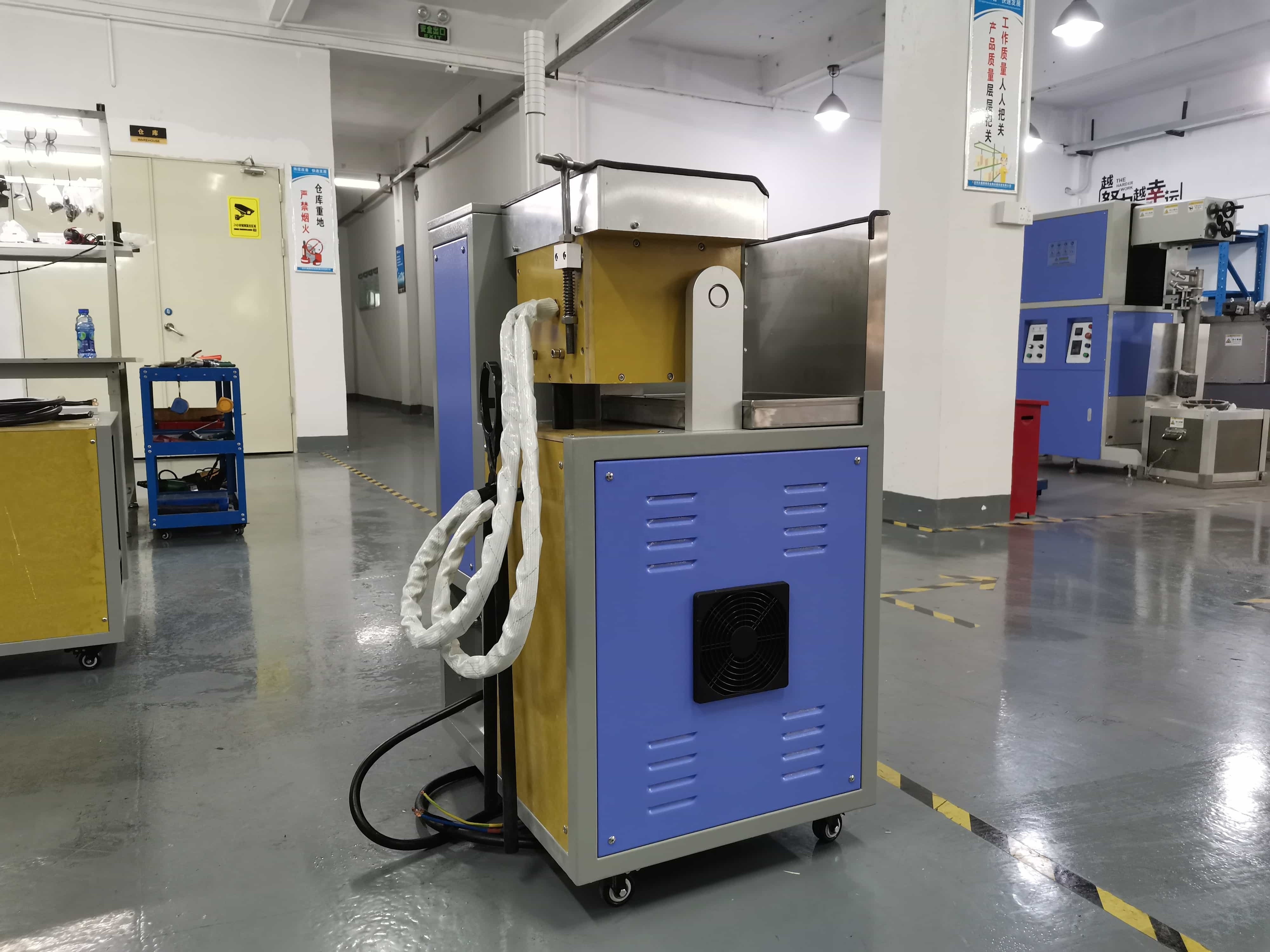 Speedy Melting 5KG 10KG 15KG Manual Tilting System Induction Gold Silver Melting Furnace For Sale