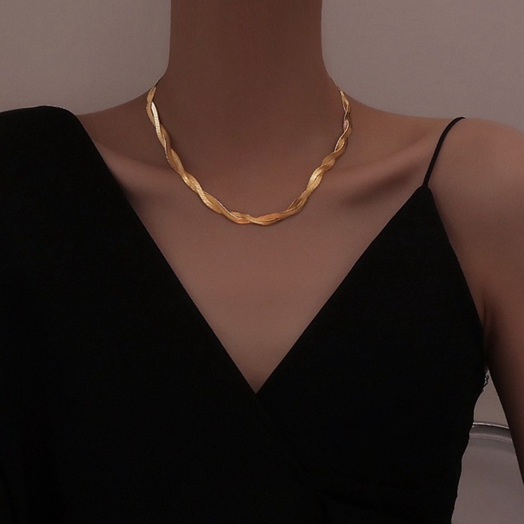 Wholesale 3mm 4mm Fashion 18K Gold Plated Stainless Steel Snake Chain Necklace Women flat Herringbone Chain Necklace