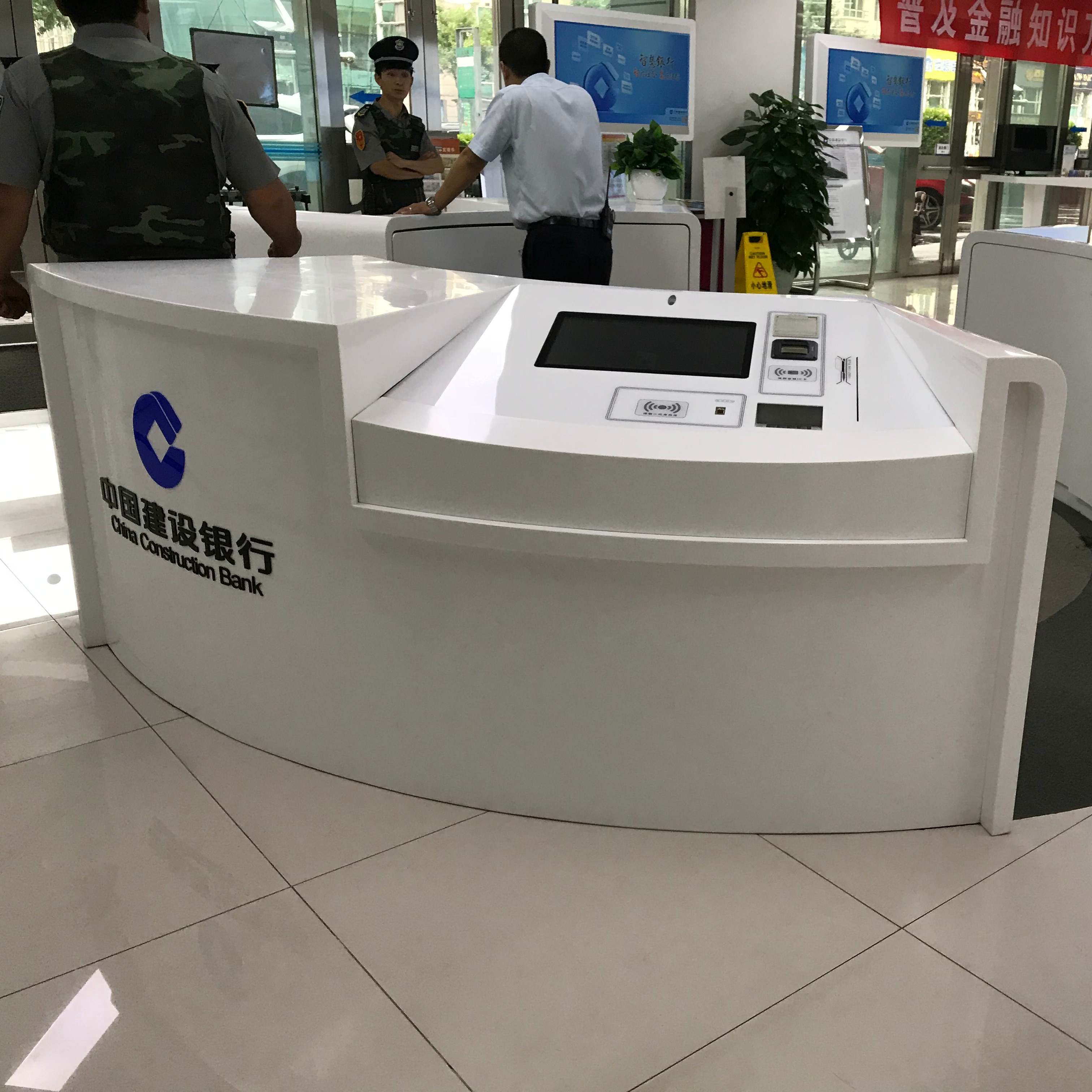 Beauty joint seamless artificial stone OEM LOGO Luxury design Modern Stone white bank reception desk