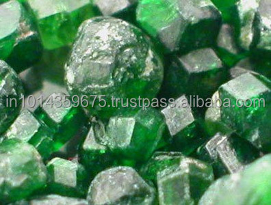 Material Stones Green Garnet Free Size Uncut Rough Raw Loose Stone for make jewelry