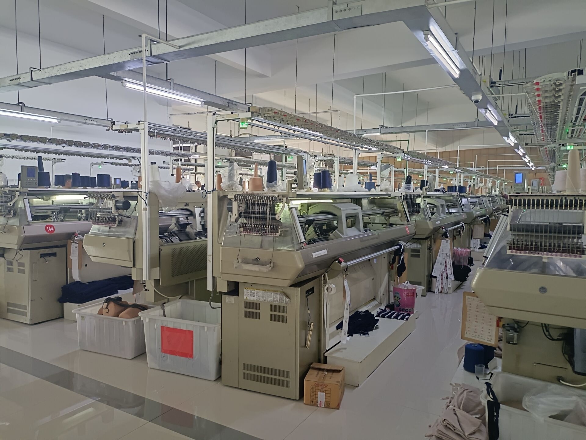 Used Computerized Shima Seiki Flat Knitting Machine SES122S E7 14gg 7gg