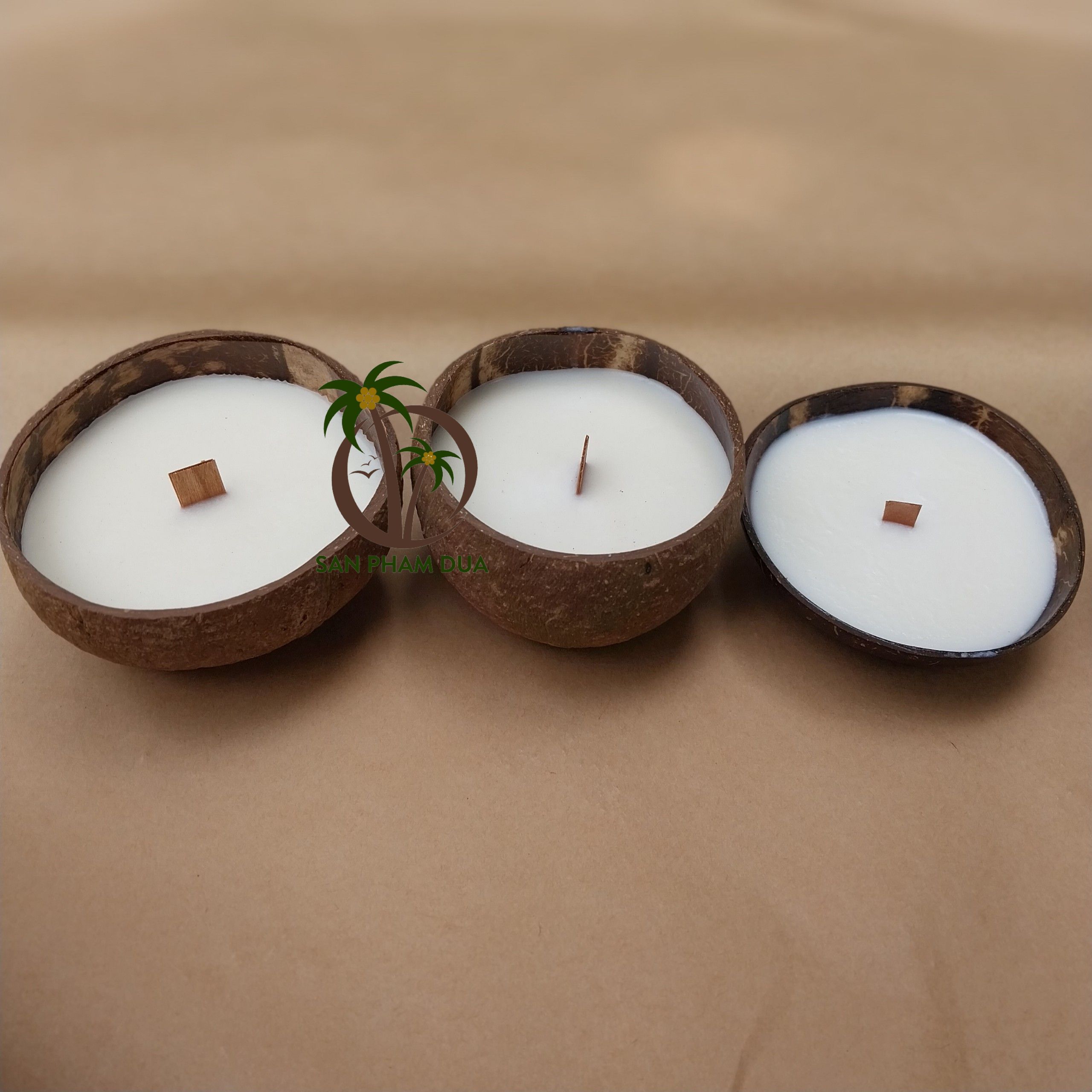 COCONUT CANDLE PALM WAX BEES WAX ECO WHOLESALE FRIENDLY COCONUT SHELL BOWL HANDMADE COCO CANDLE MANY SCENTS FOR CHRISTMAS