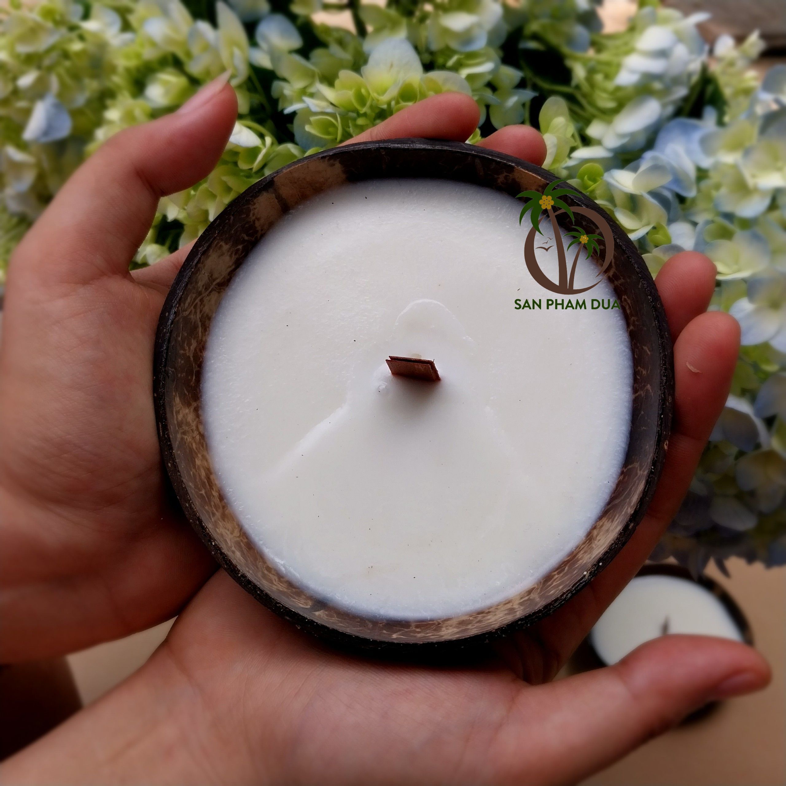 COCONUT CANDLE PALM WAX BEES WAX ECO WHOLESALE FRIENDLY COCONUT SHELL BOWL HANDMADE COCO CANDLE MANY SCENTS FOR CHRISTMAS