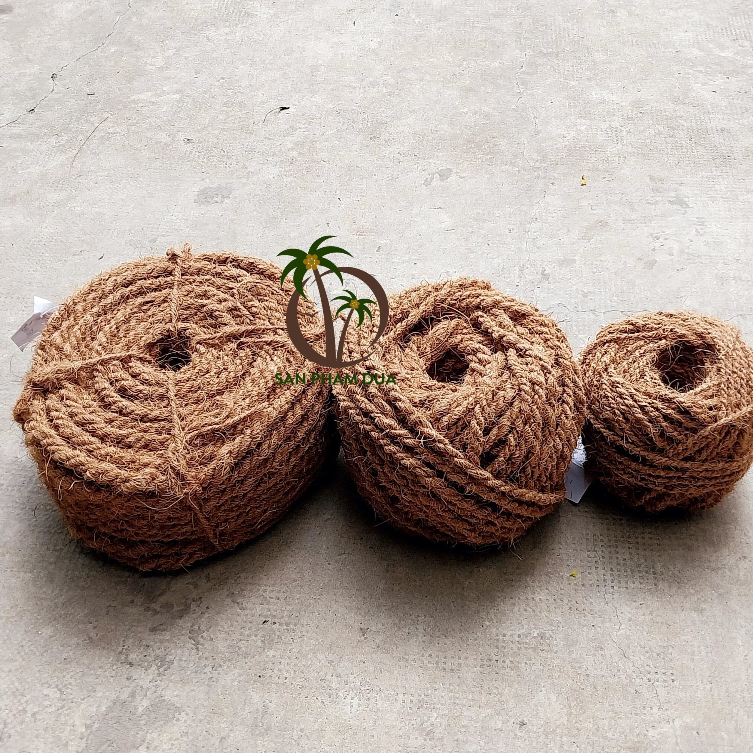 COCONUT ROPE NEW HANDMADE IN VIET NAM / Rope made from 100% CHOOSE COCONUT FOR DECORATION, TOUCHING OBJECTS