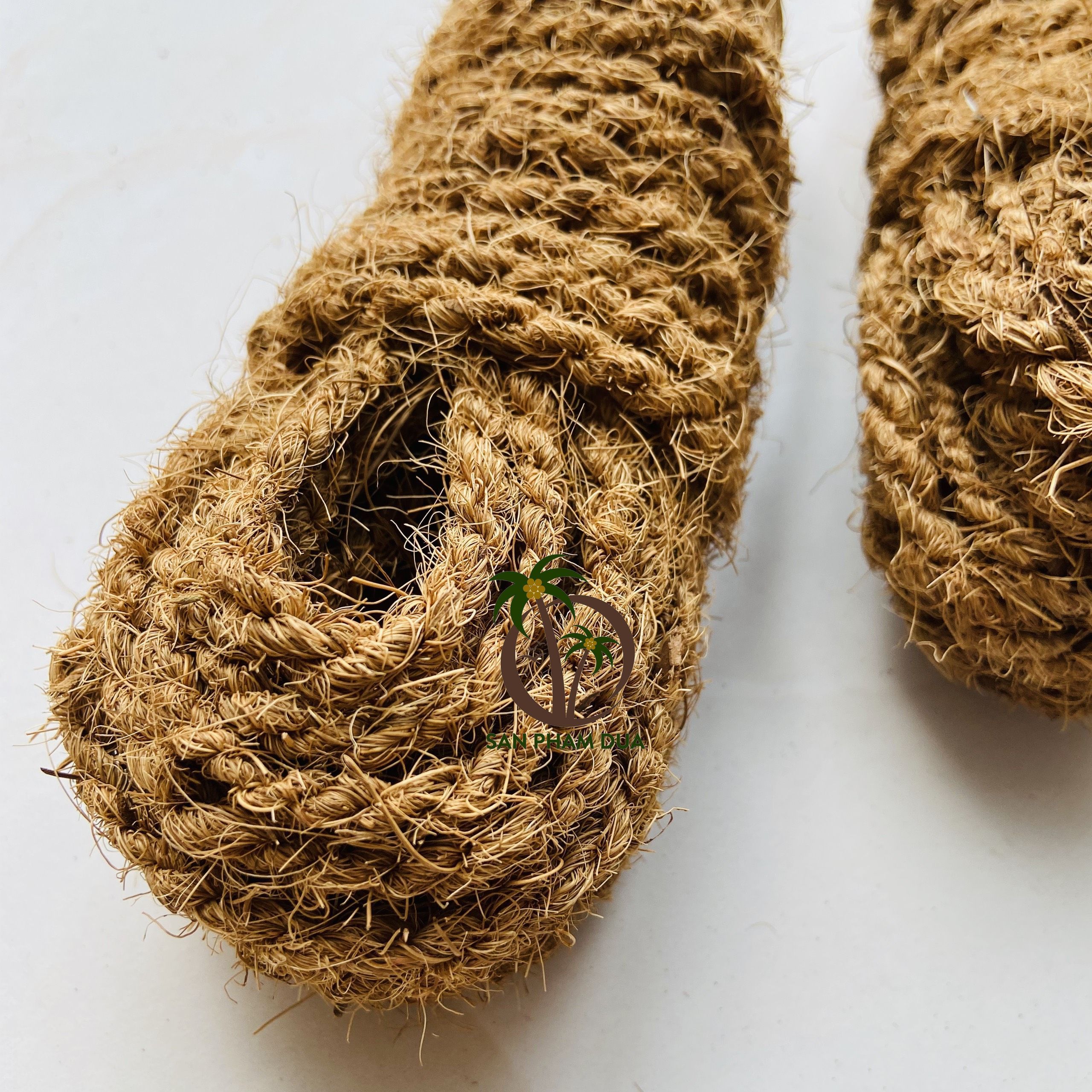 MANUFACTURERS WHOLESALES COCONUT COIR FIBER ROPE/ COCONUT HUSK ROPE WITH MANY SIZES AT THE BEST PRICE FROM VIETNAM