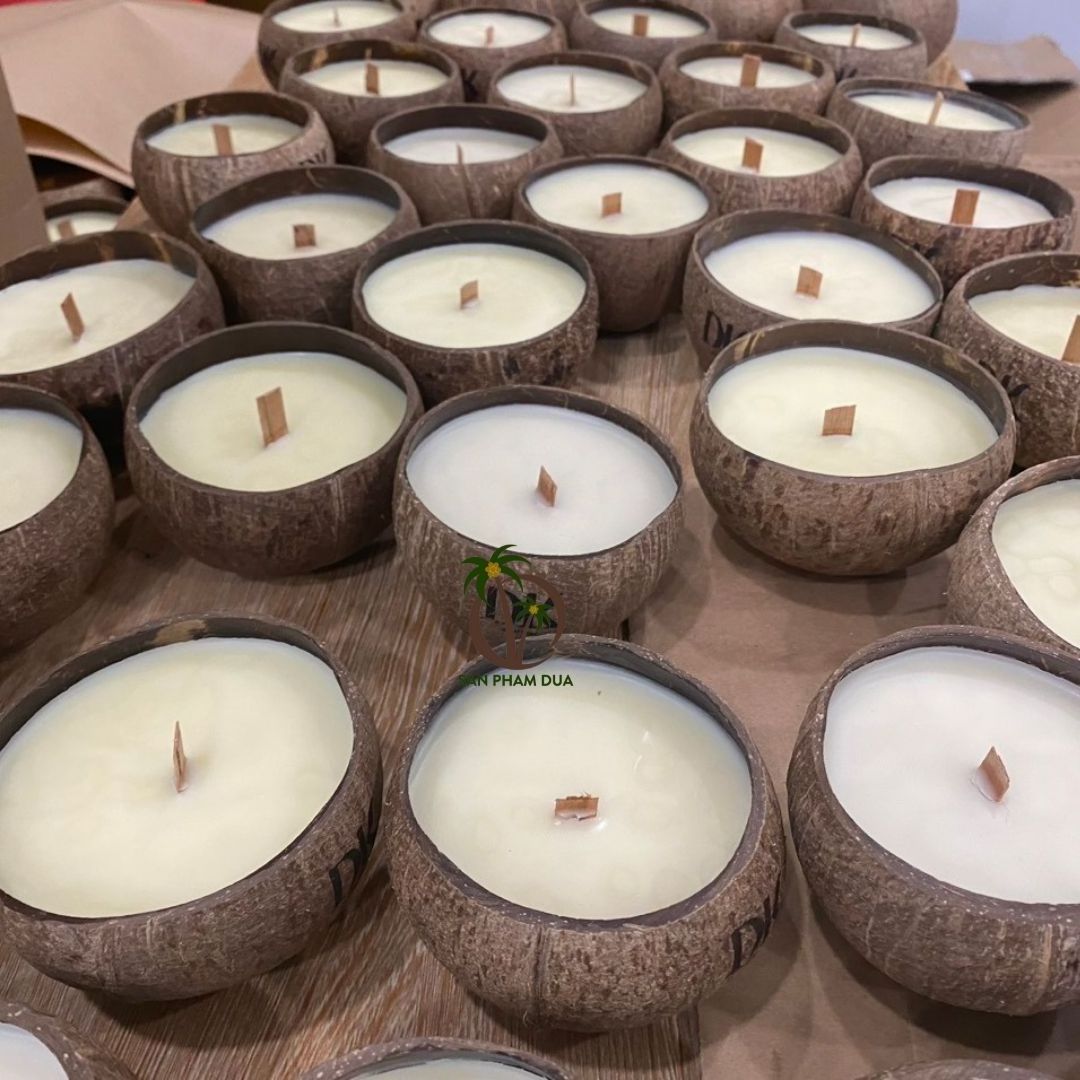 2024 WHOLESALE COCONUT CANDLE ECO FRIENDLY COCONUT SHELL BOWL HANDMADE COCO CANDLE SCENTED FOR CHRISTMAS