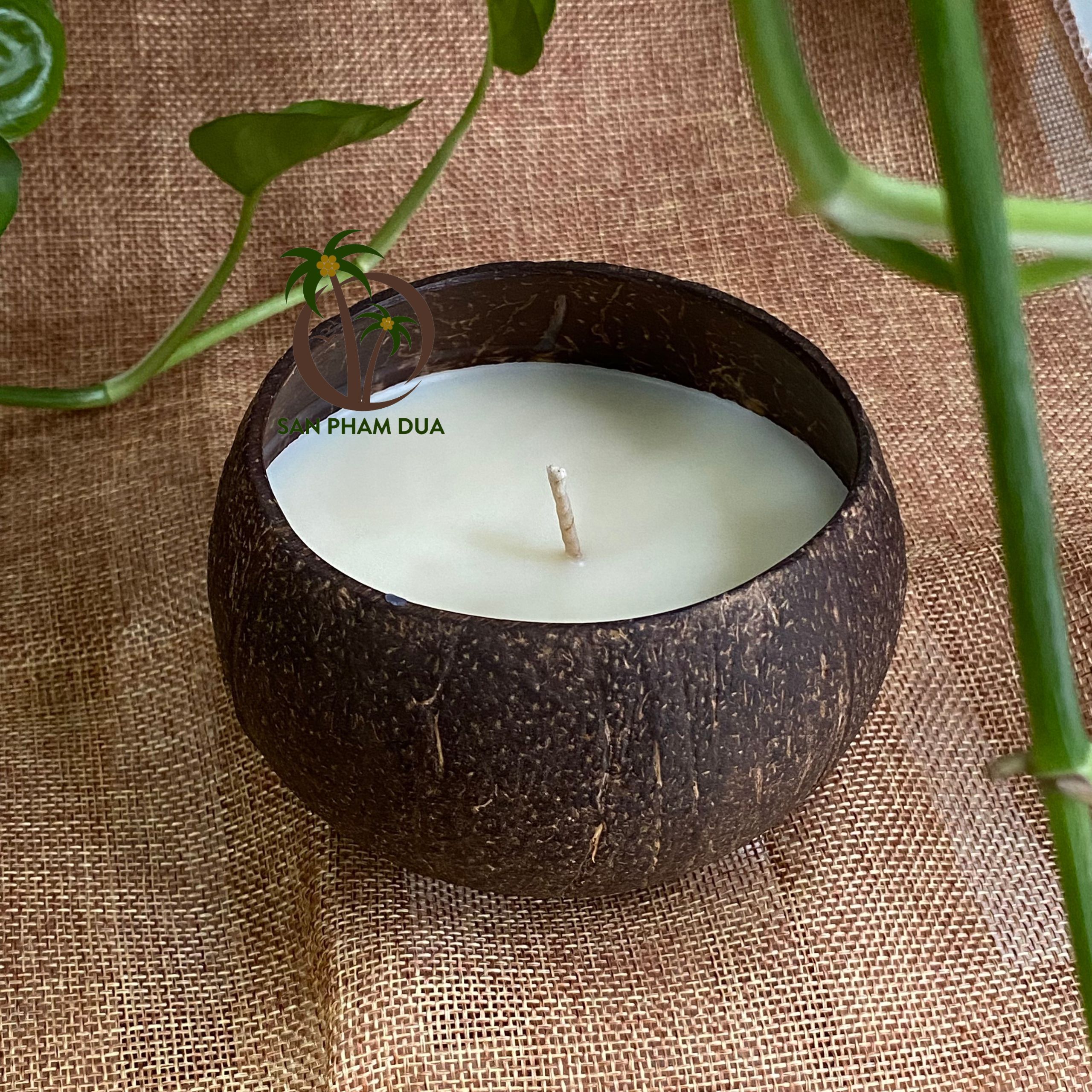 COCONUT CANDLE SOY WAX ECO - FRIENDLY DECORATIVE CUSTOM LOGO COCONUT WAX CANDLE FROM VIETNAM COCO - ECO BRAND