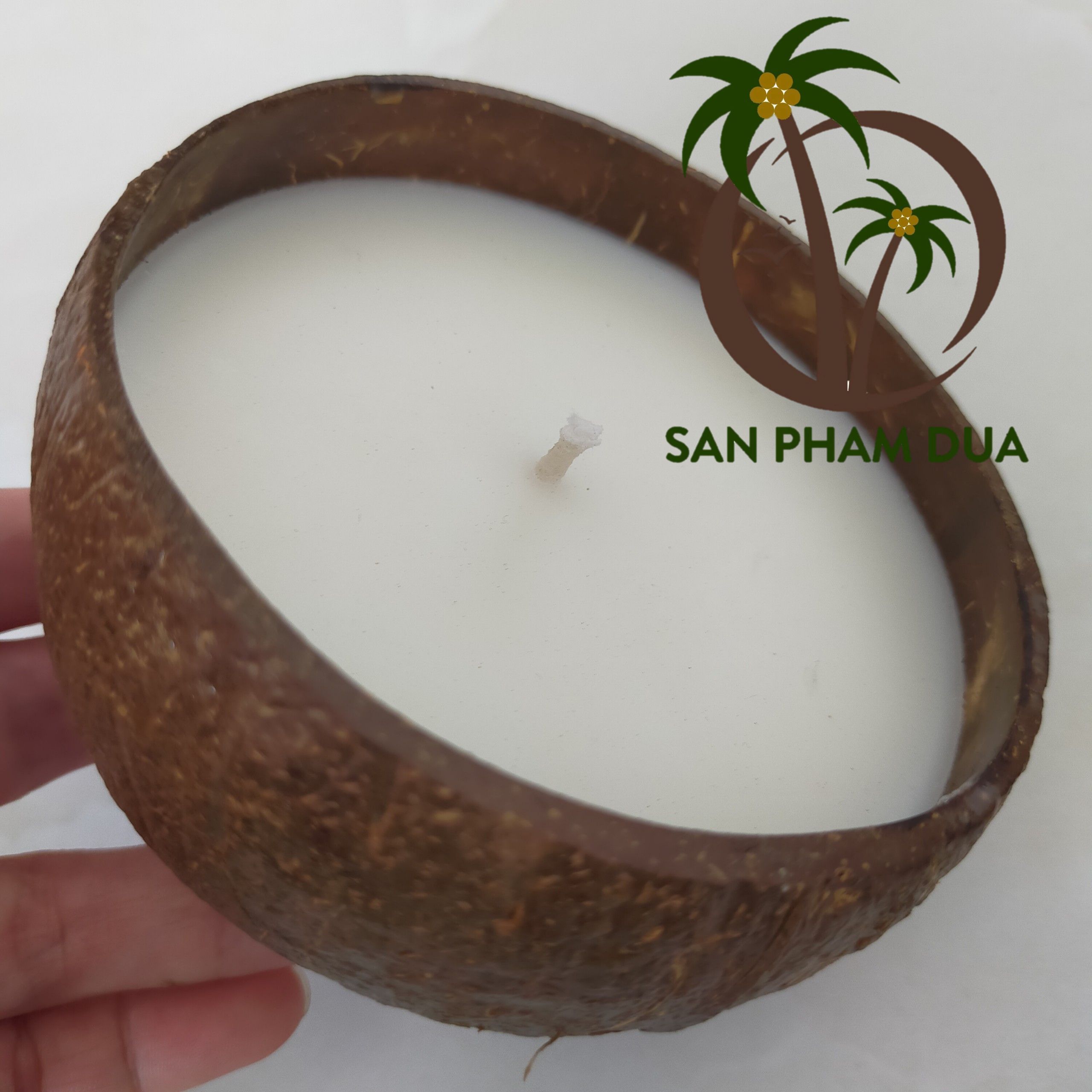 HIGH QUALITY NATURAL COCONUT SHELL CANDLE WITH PALM WAX AND SOYA WAX CHEAP PRICE FROM VIETNAM/ COCONUT BOWL CANDLES WITH SCENTS