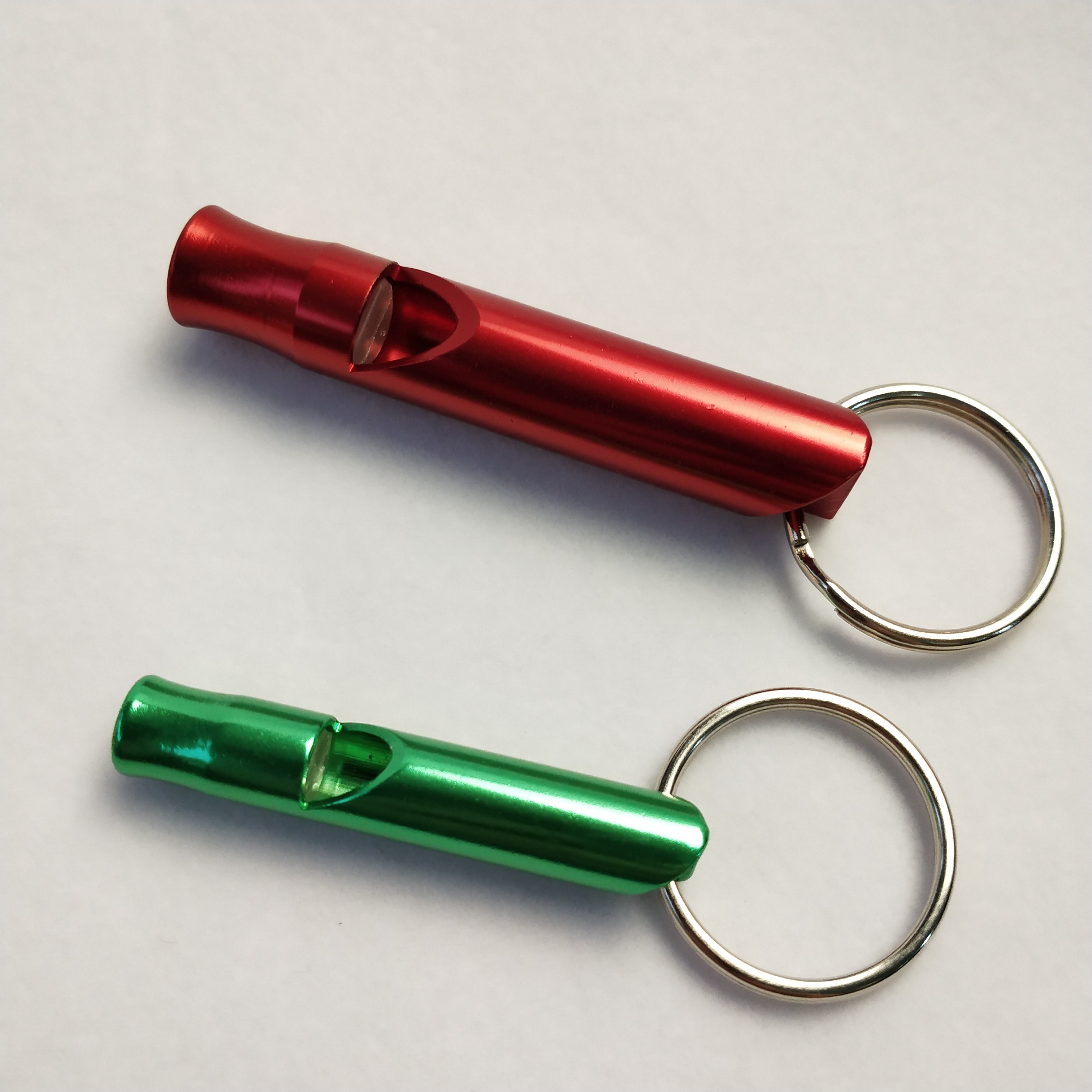 all colors ready to ship for custom logo laser engrave MOQ 2 pcs aluminum alloy whistle keychain outdoor safety whistles