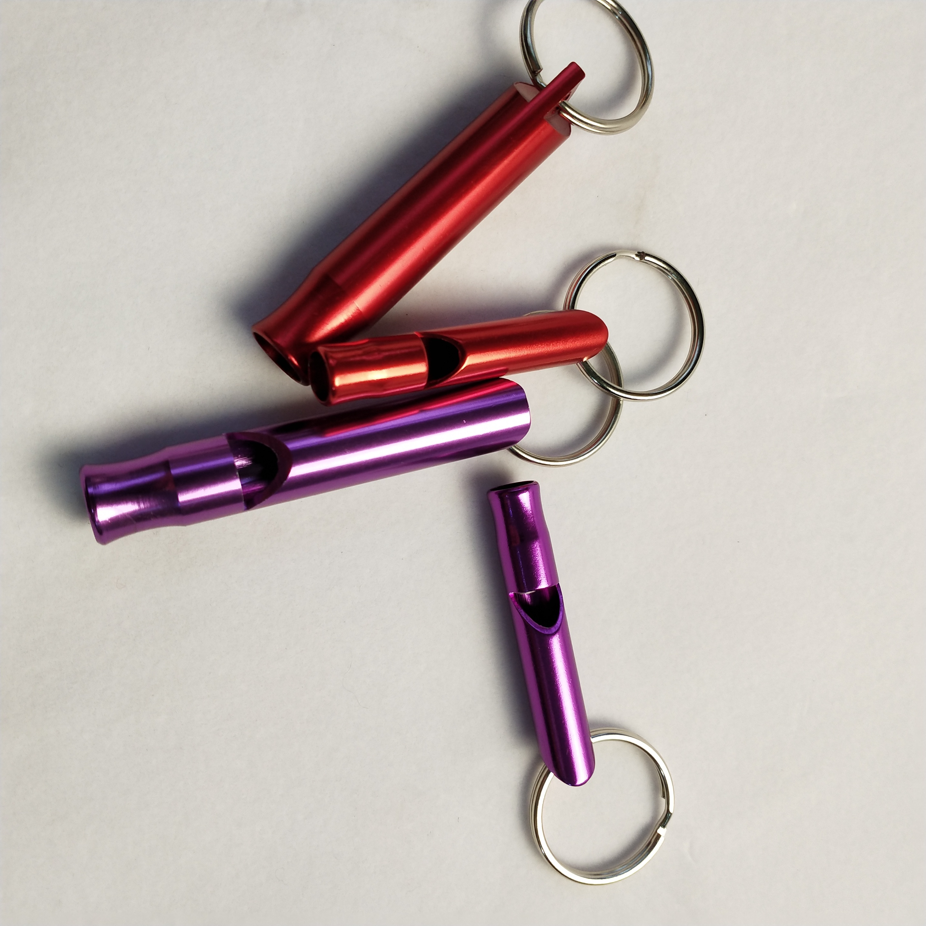 all colors ready to ship for custom logo laser engrave MOQ 2 pcs aluminum alloy whistle keychain outdoor safety whistles