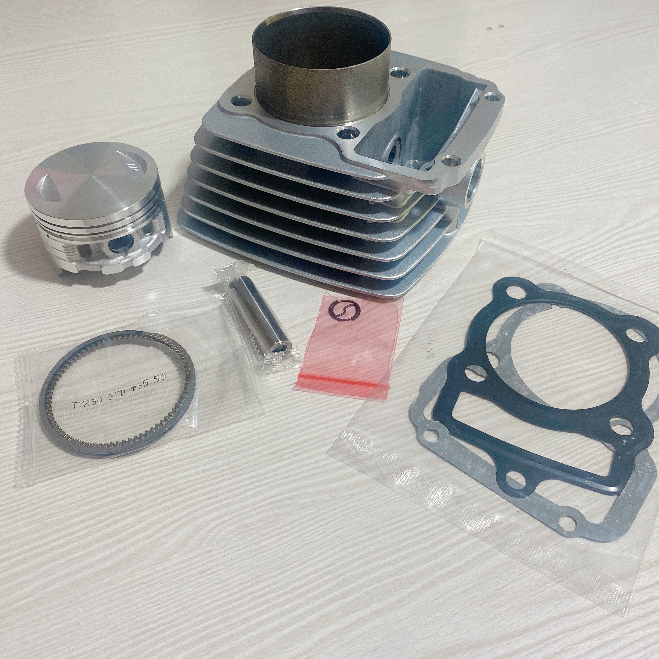 motorcycle engine Bore 62MM expanded to 65.5mm engine spare parts CG150 65.5mm cylinder block kit