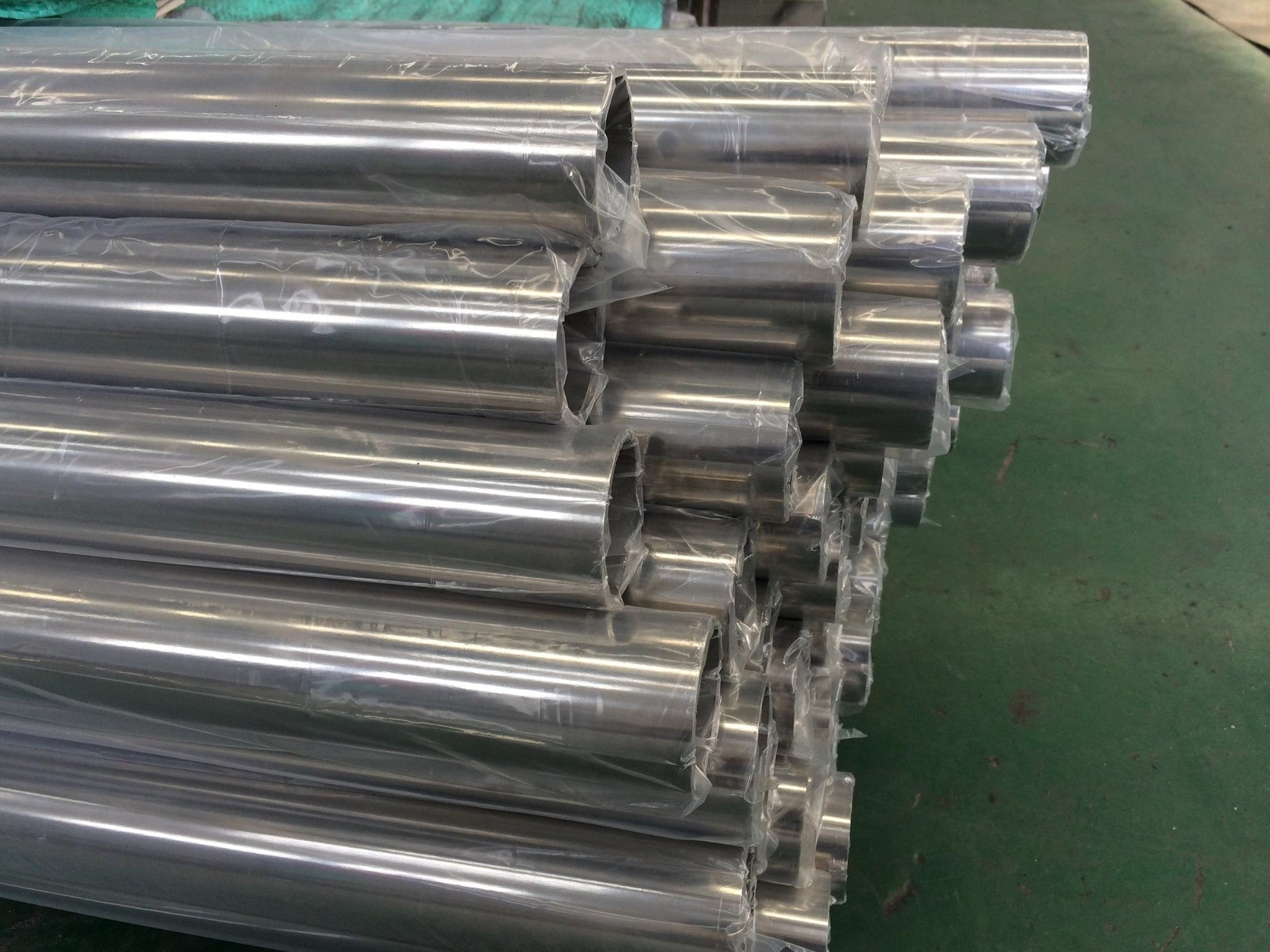 Factory 201/304/316/08X18H10/08X17H13M2T/stainless steel Seamless/Welded Steel Pipe / Tube stock Price