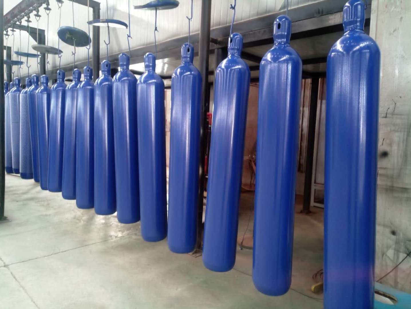 High Purity 6M3 Helium Tank Refill 40L 150Bar Industrial Gas 99.999% Balloon Helium Gas Cylinder Price