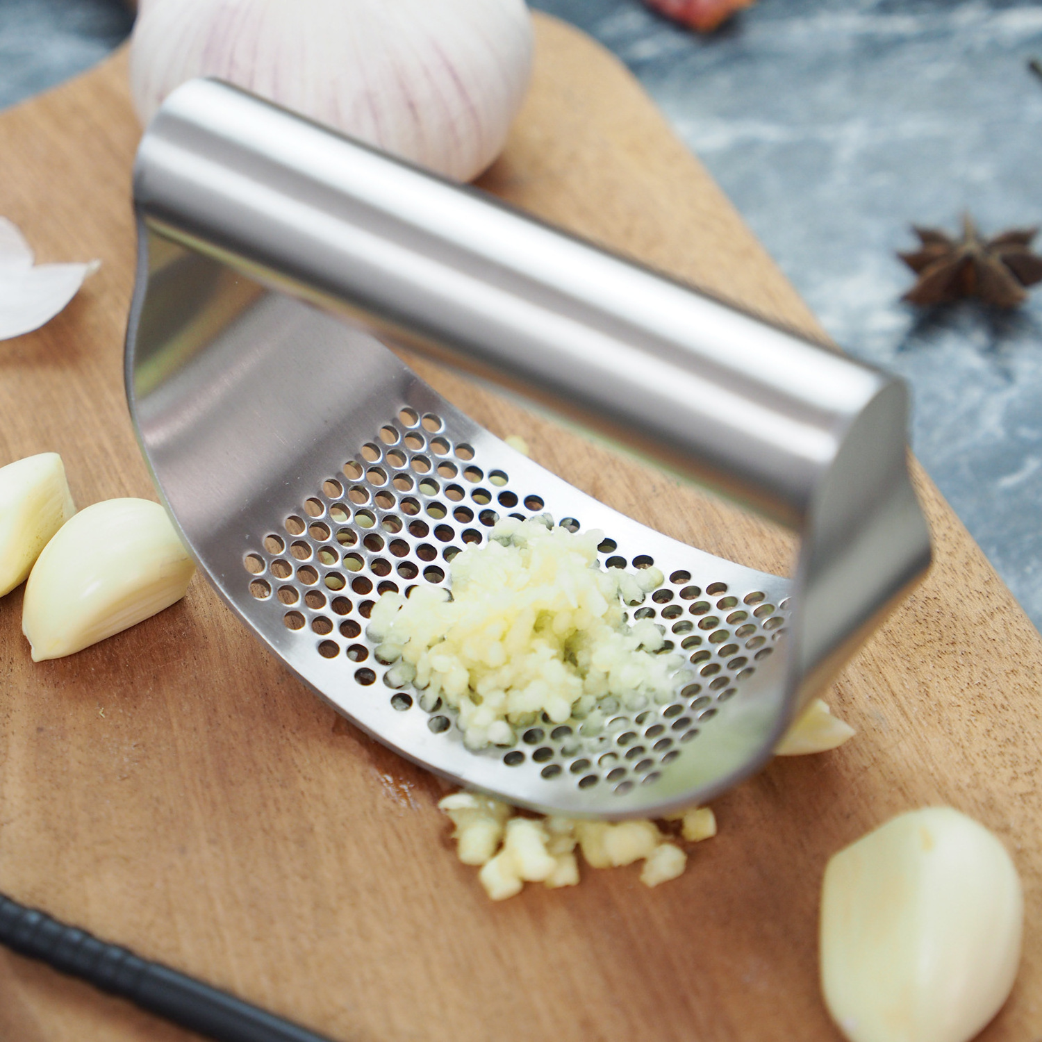 Arc shape kitchen accessories manual convenient stainless steel garlic cutters