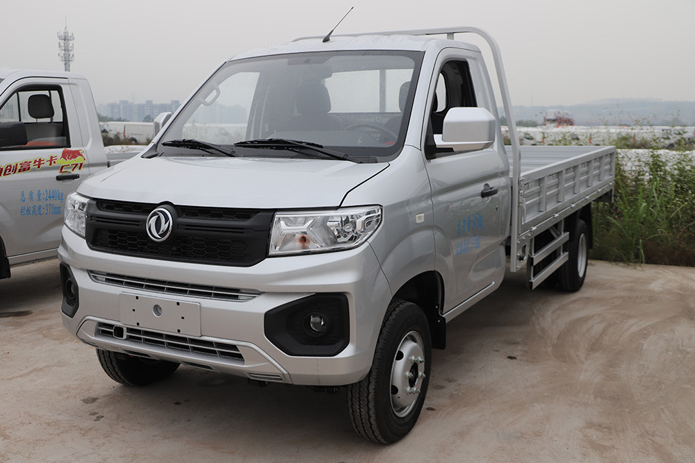 Dongfeng mini light truck D71 big cargo space 6 wheels used cargo truck with cheap price good quality from factory