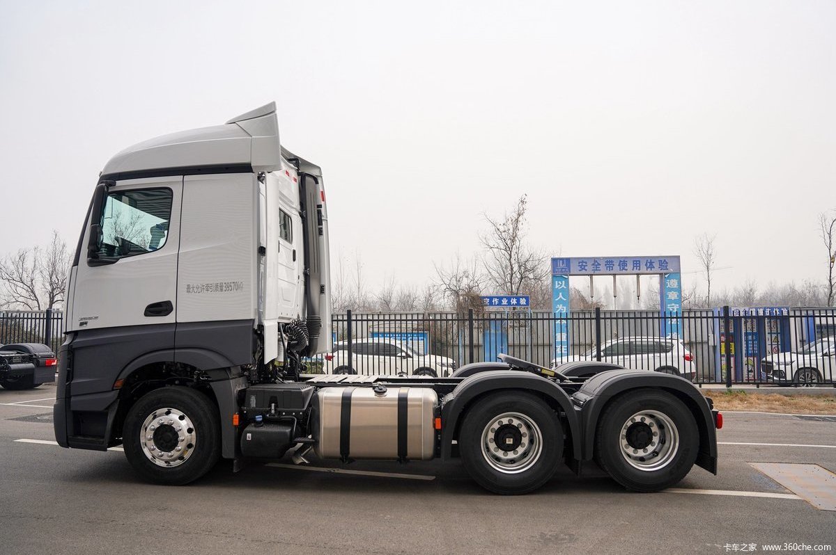 2023 Manufacturing price Ben-z Truck Mercedes 6x4 6x2 31 - 40T Heavy trucks 0km tractor Truck head Deposit shipment