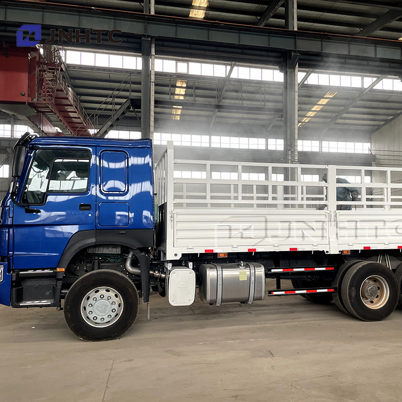 sinotruck truck price used howo Fence cargo truck 6X4 heavy duty 380hp stake cargo lorry transportation truck Deposit shipment