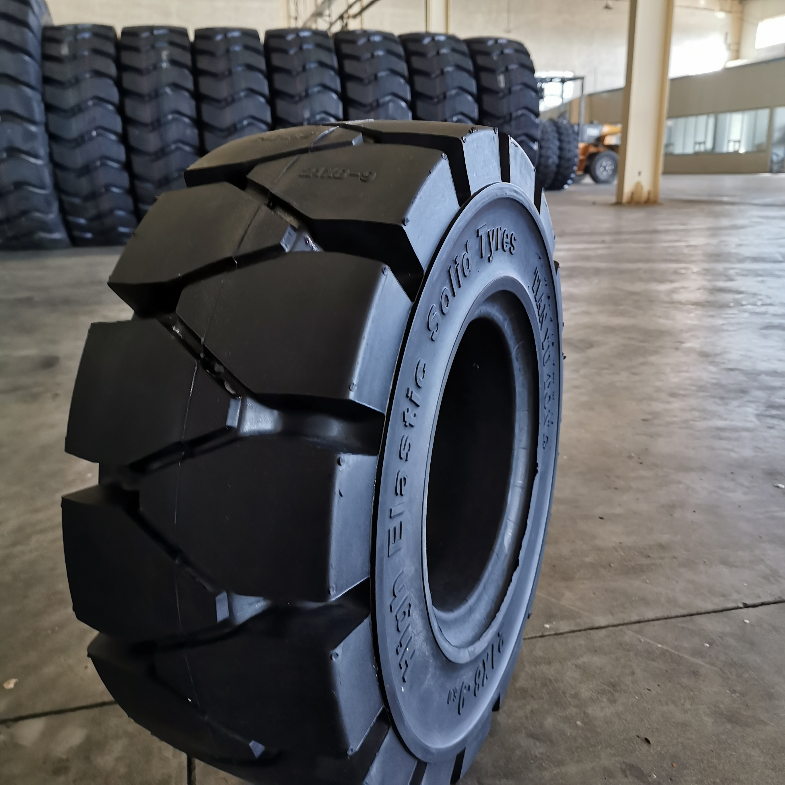 2022 wholesale best in stock wholesale OFF the road tire solid forklift tire 27x12-10 21x8-9 23x9-10 NewTires