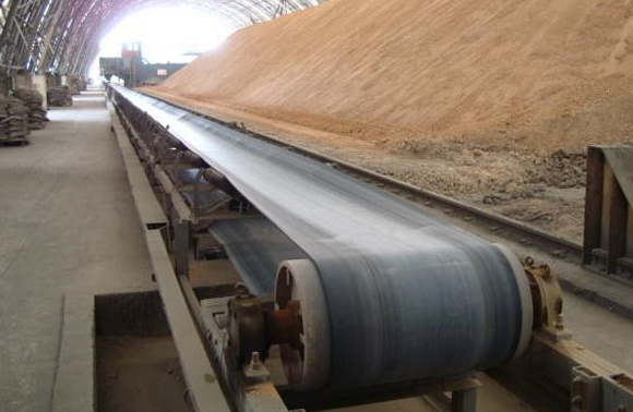 Acid-resistant rubberized polyester canvas conveyor belt with 12Mpa for seawater salt exposure