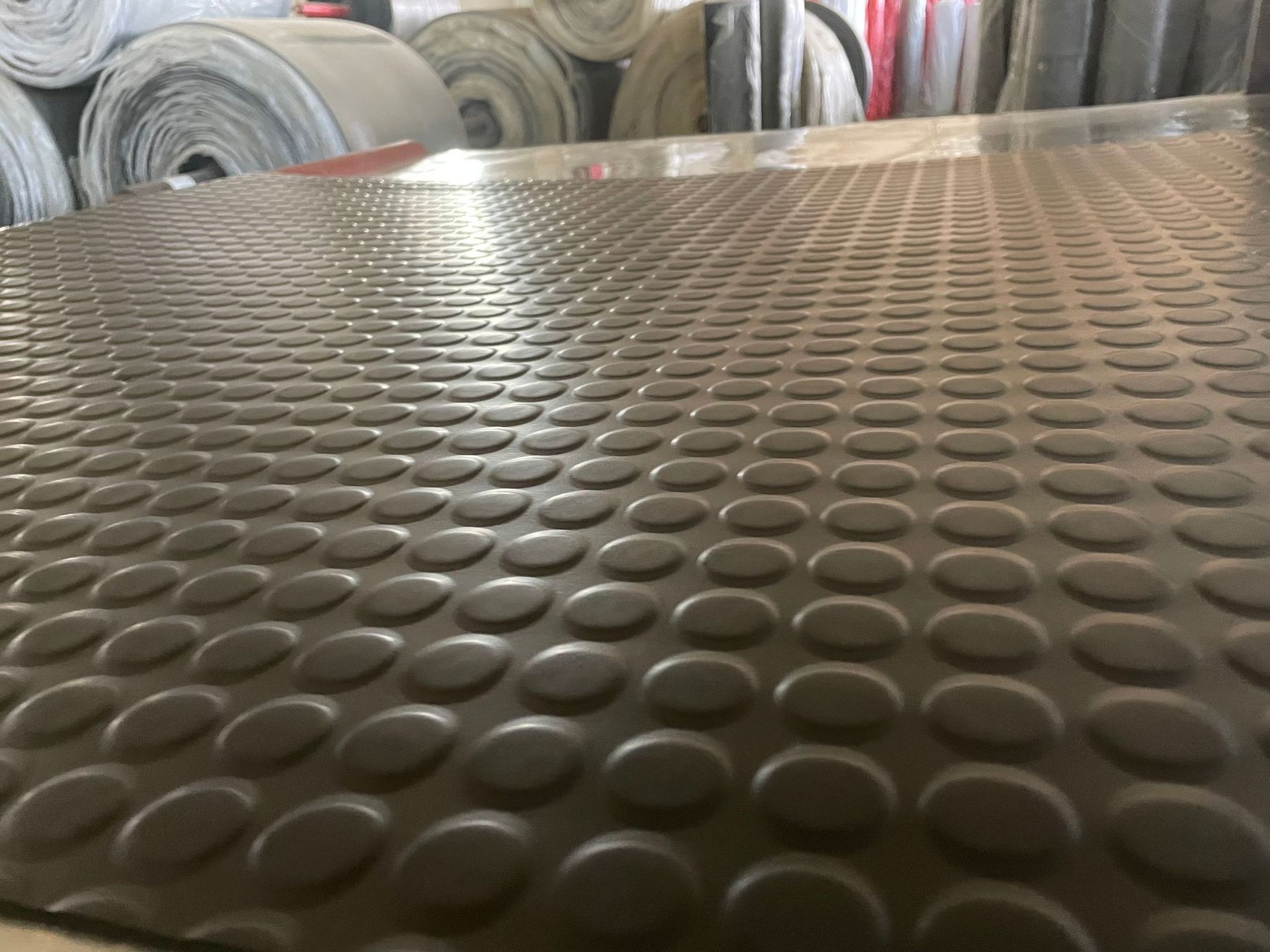 Customized Coin Pattern Stud Anti-Slip floor car Rubber Mat EPDM NBR Corrugated Drainage Rubber Sheet