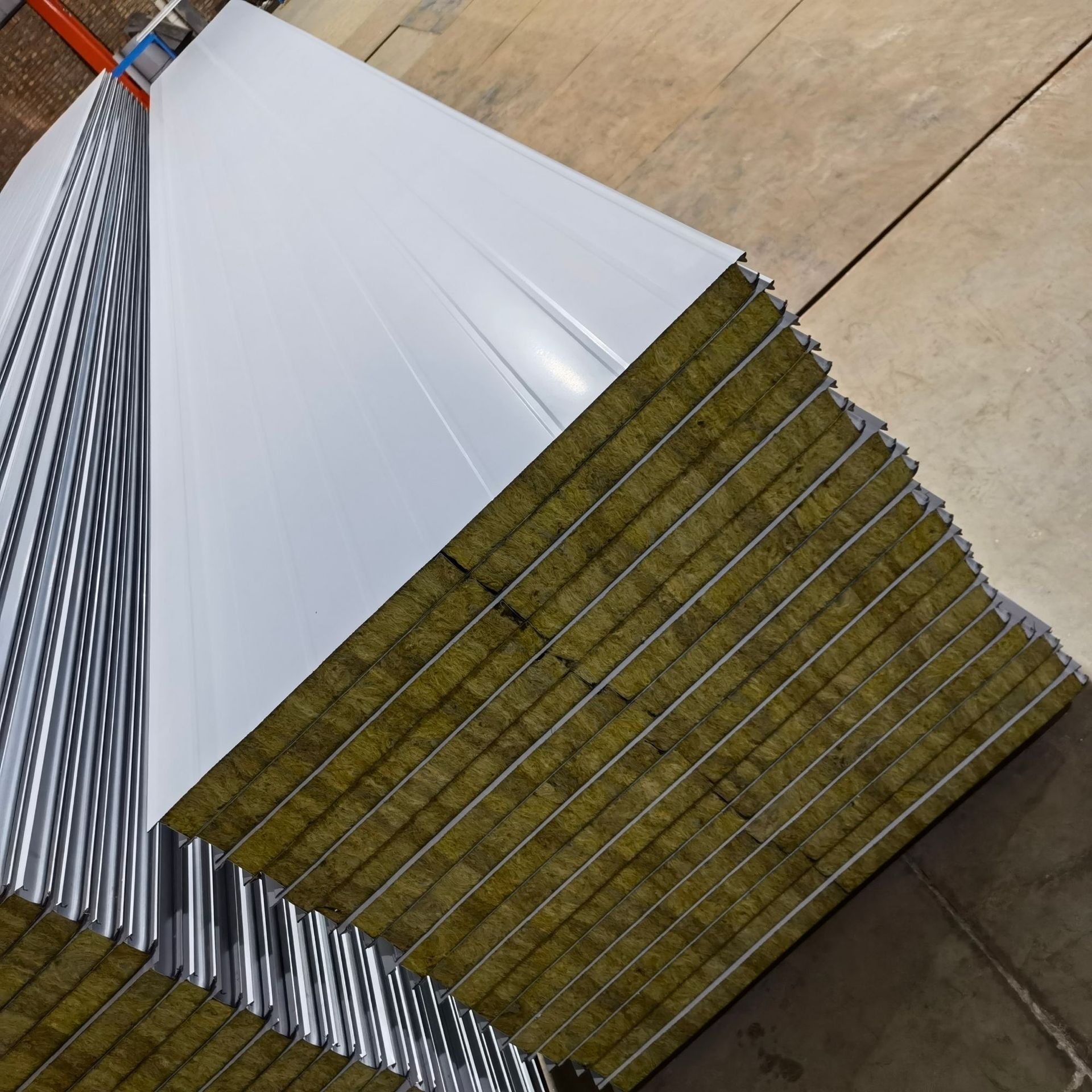 Metal Roof Fireproof External Insulating Rock Wool Clean Room Mineral Wool Sandwich Panels For Walls And Roofs