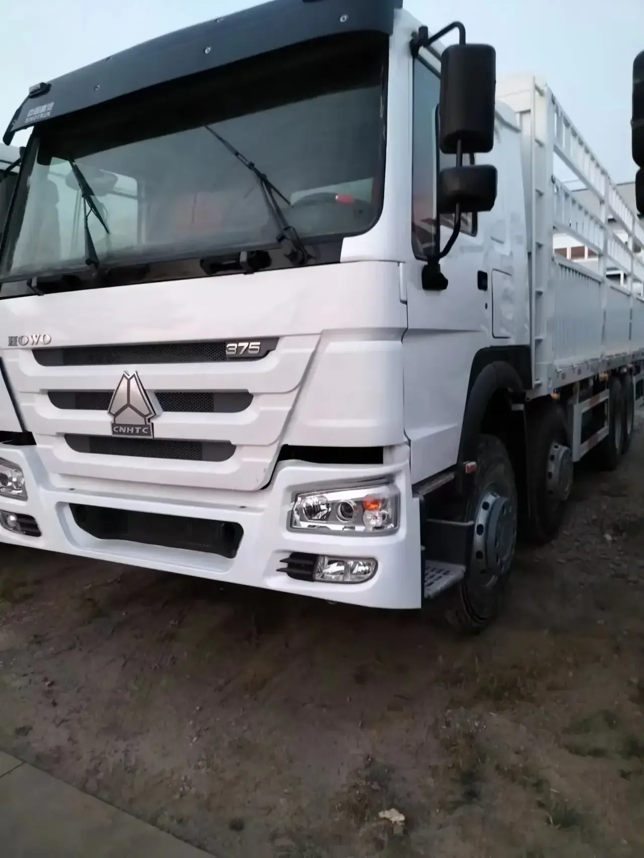 Howo RHD 30 ton 40 ton used cargo truck 8x4 sinotruk howo Transport Truck For Sale