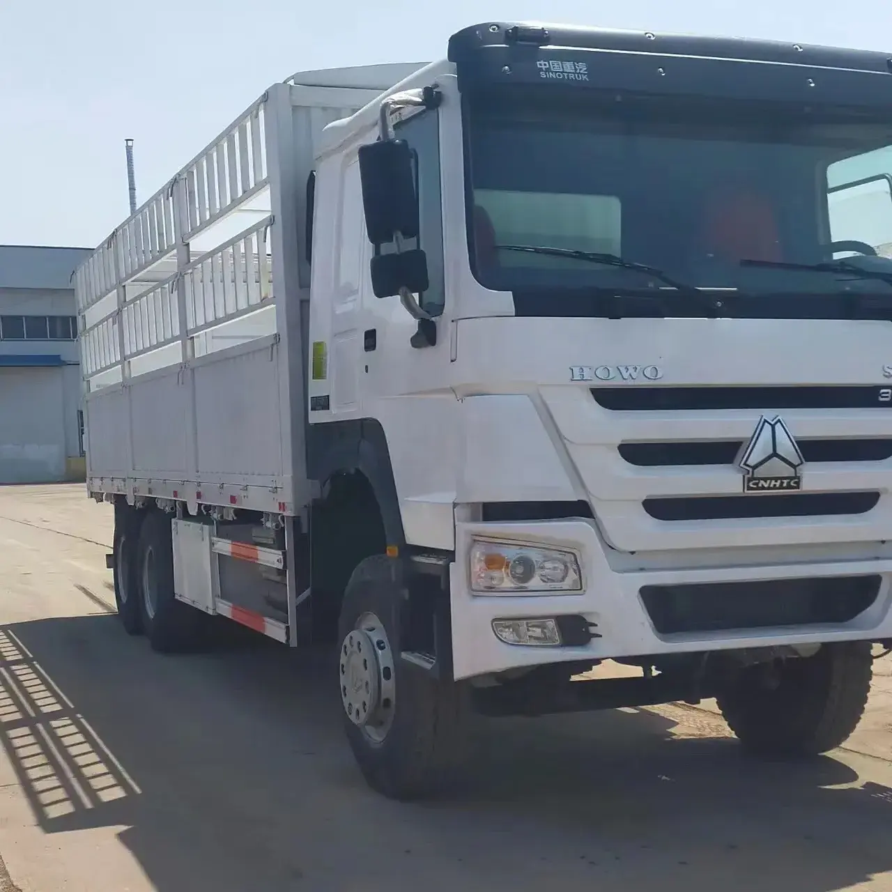 Howo RHD 30 ton 40 ton used cargo truck 8x4 sinotruk howo Transport Truck For Sale