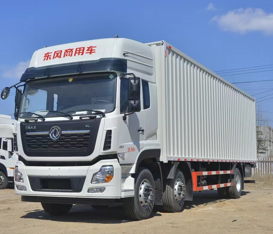 dongfeng tianlong 6x2 6x4 Tractor Head Truck Diesel Engine   Fast Gear Box High Driving Cab Roof cargo  van truck