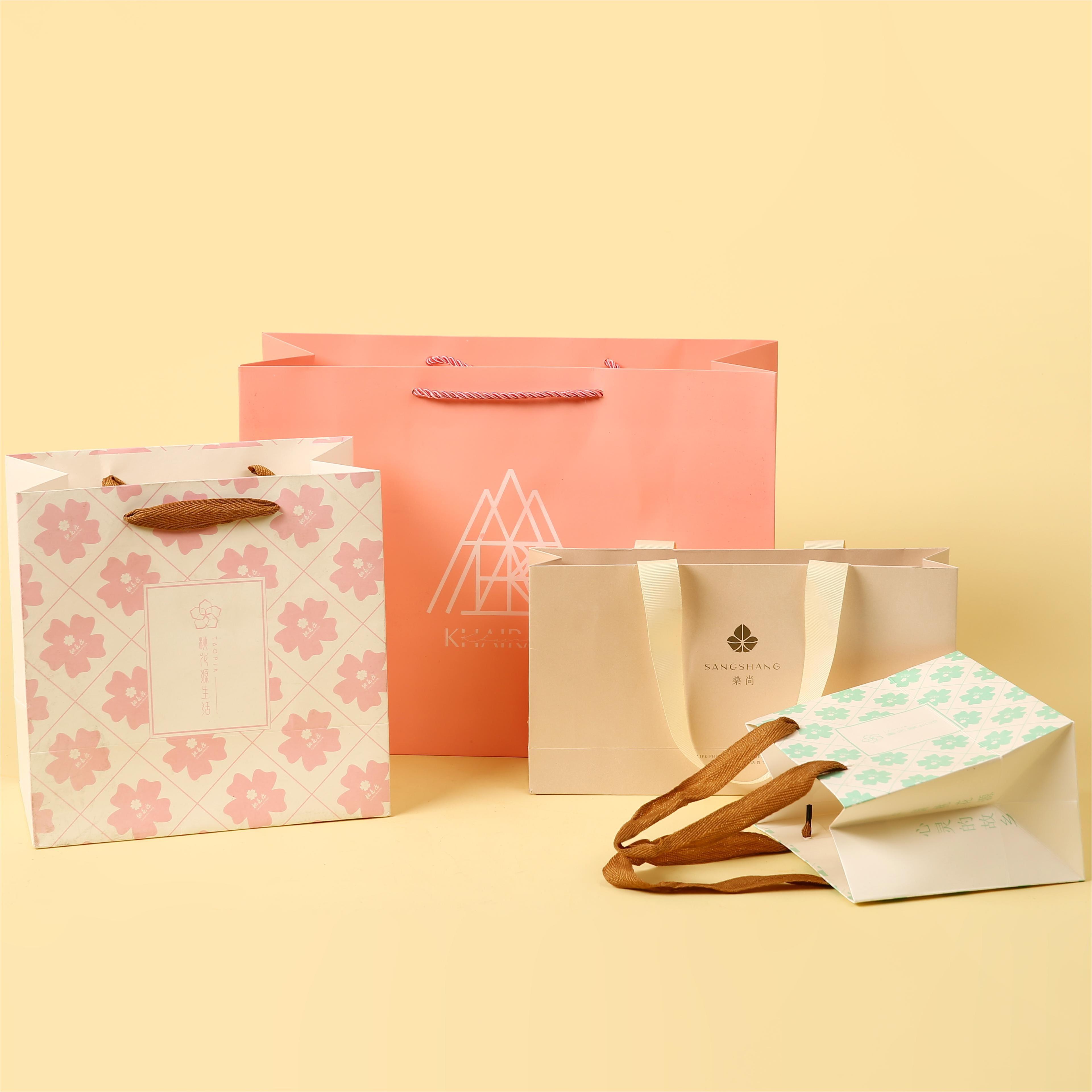 Recyclable Biodegradable Custom Shopping Paper Bag Packaging Luxury Gift Paper Bags with Your Own Logo for Small Business