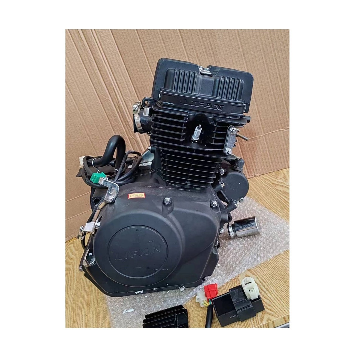 CQHZJ Wholesale Motorcycle Air-cooled Dual Cylinder Lifan Universal Engine 200CC