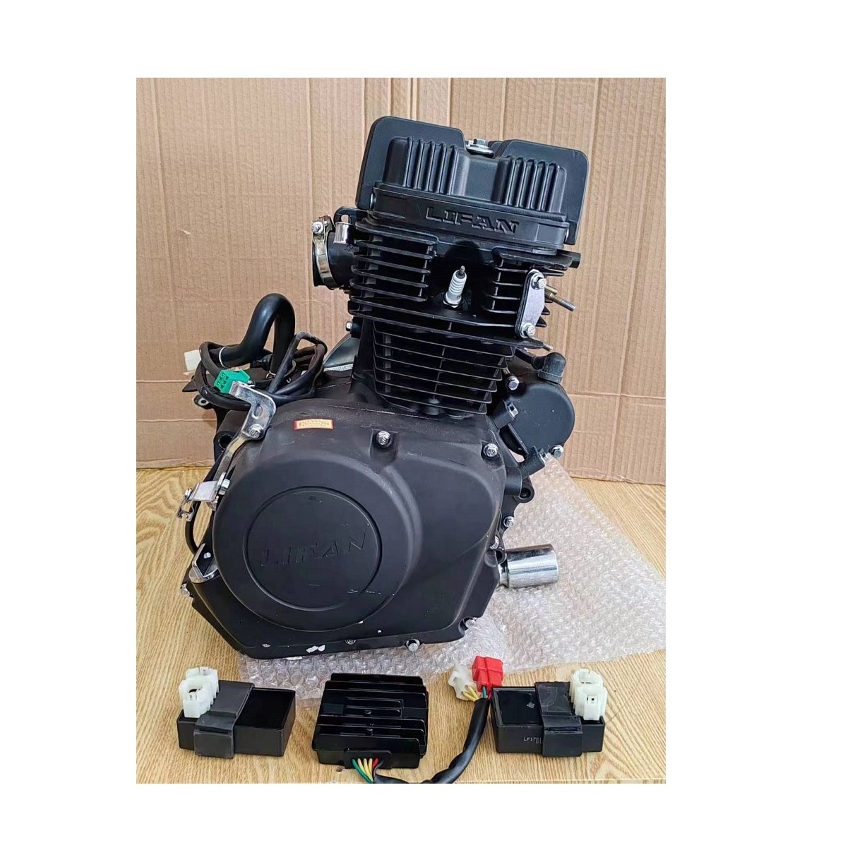 CQHZJ Wholesale Motorcycle Air-cooled Dual Cylinder Lifan Universal Engine 200CC