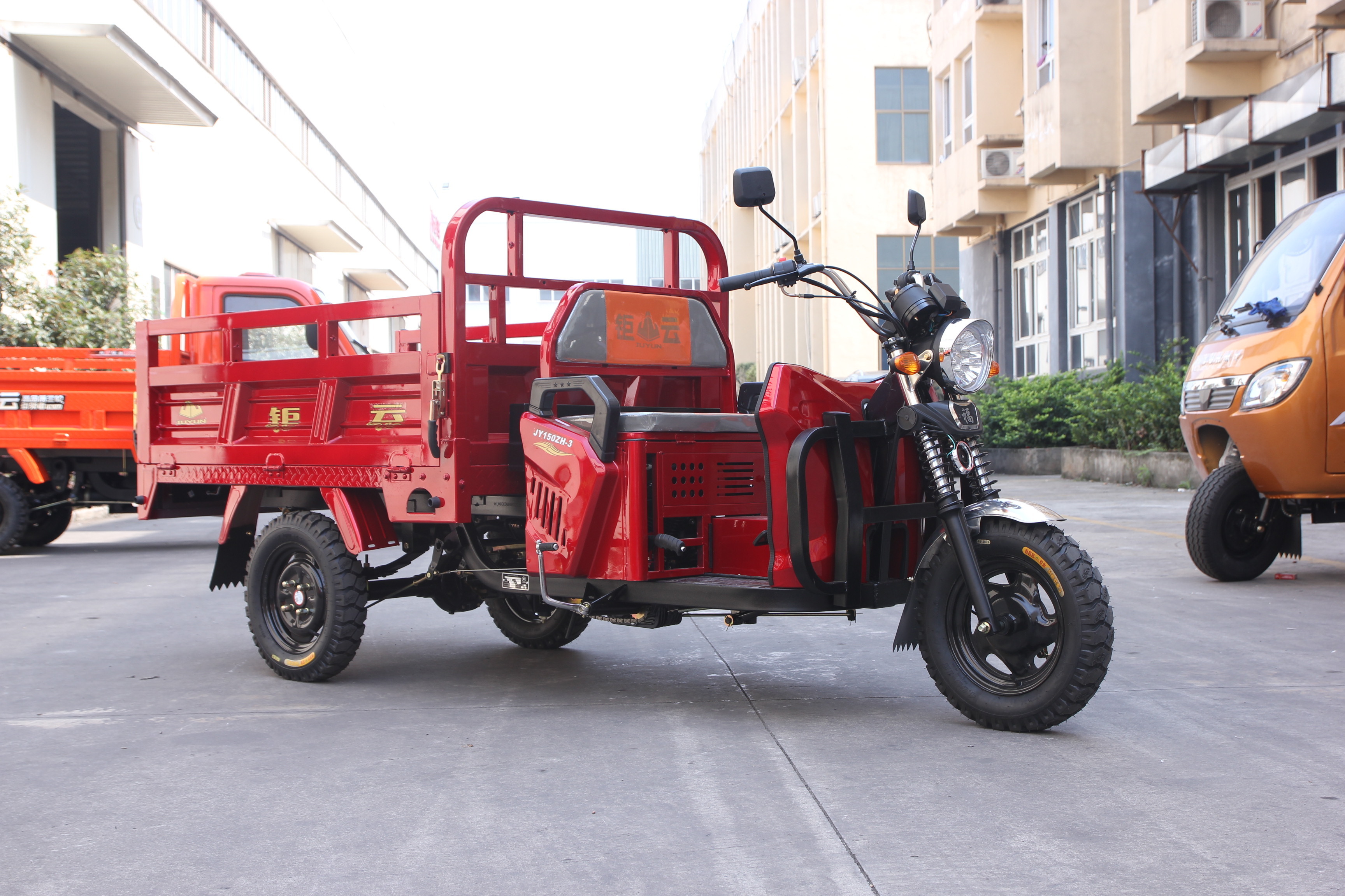 Super design gasoline tricycle 200CC tricycle Petrol diesel cargo tricycle three wheel motorcycles for sale