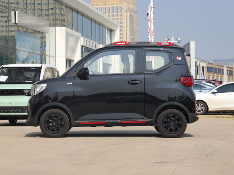 HIgh Speed Fast Charge wuling mini macaron 20kw 30kw Mini Car For Adult electric car carro voiture 2024 auto