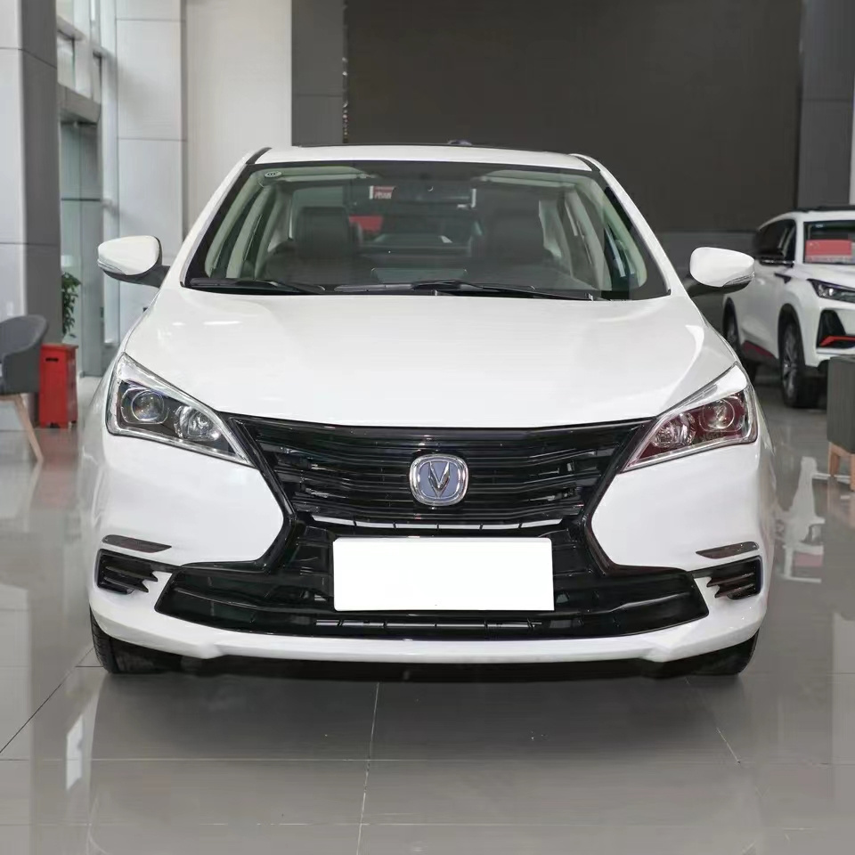 China Hot Sale Luxury Changan Car Yidong Dt  Eado Automatic Fuel  Manual Sunroof New Used Sedan Left Drive  On Sale 2023