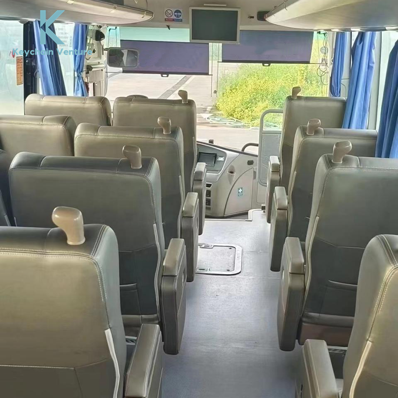 Big Space Luxurious Tourist Coach Bus Attractive Price Passenger Bus second hand used bus ZK6816H5YA