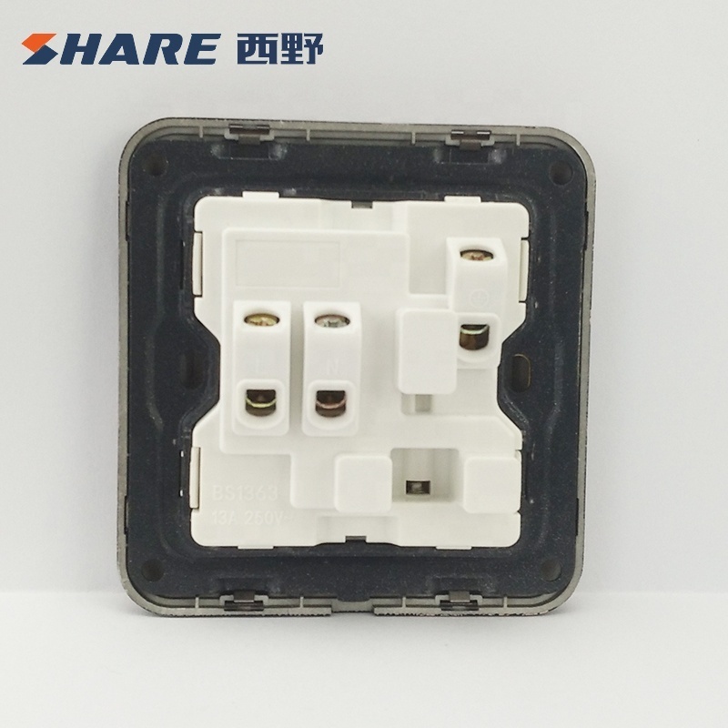 SHARE factory price Quality Assured 3 Pin Plug 13A Switched Socket Black Panel british socket