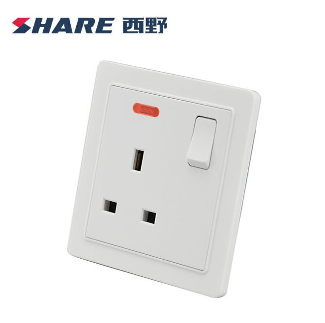 China SHARE Factory Wholesale British  13a British 3 Pin Square Socket With Indicator For Home /Hotel/Apartment/Office Use