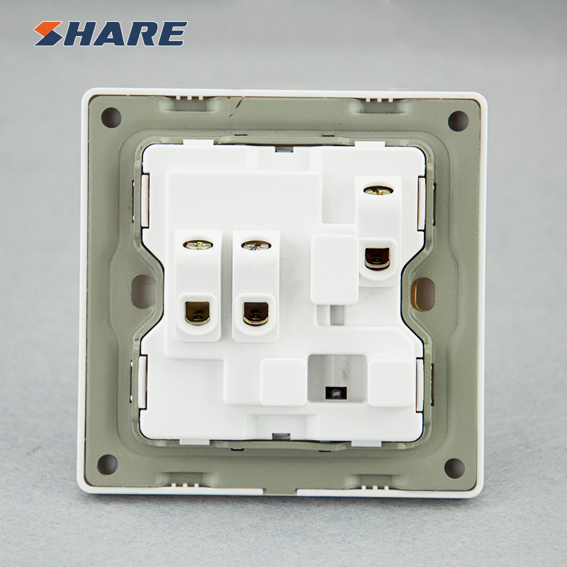 SHARE 15amp round 3 pin plug Switched socket Wall Socket For Saudi Arabia/britsih/uk 86*86mm