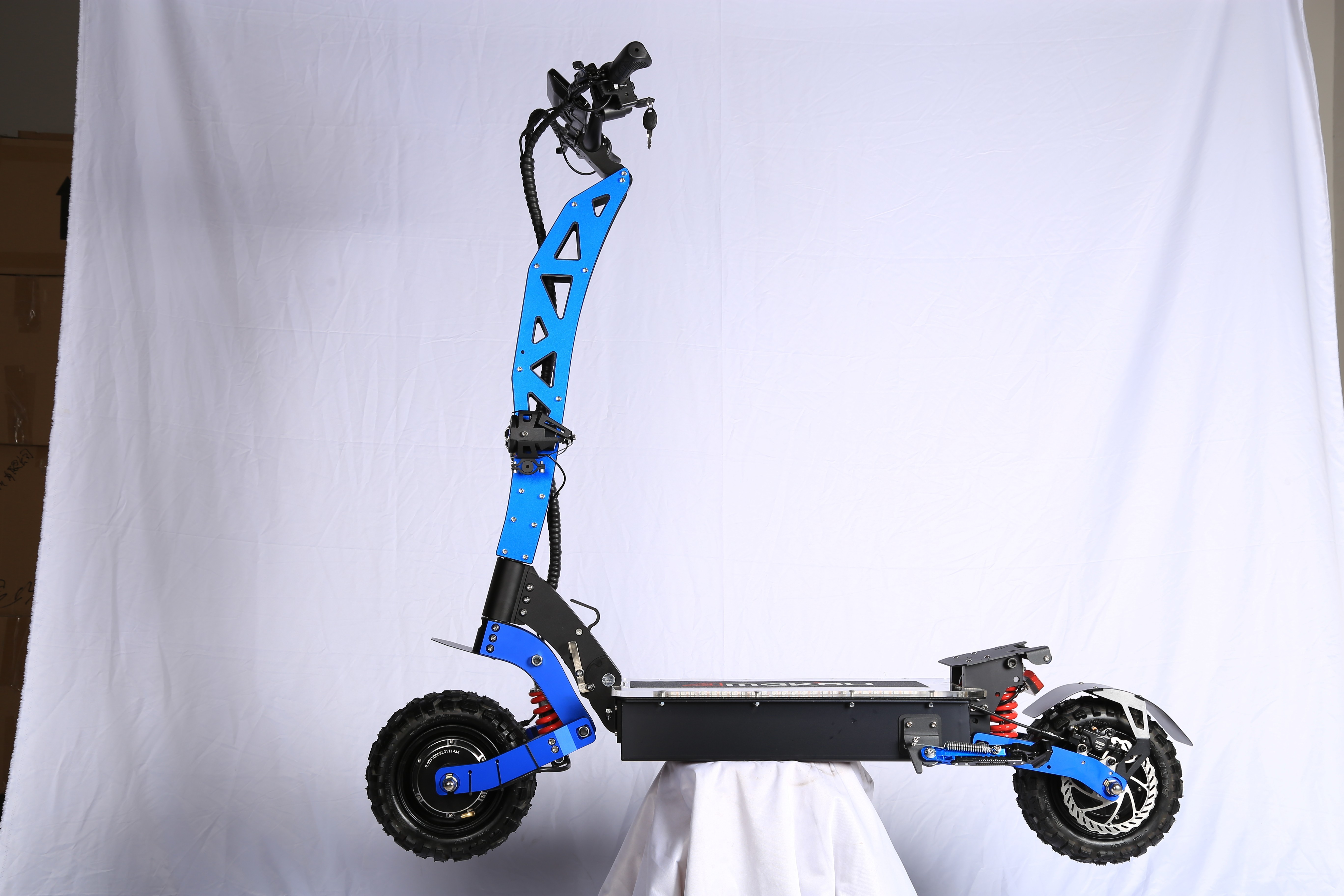 Free Shipping EU US UK STOCK 120km Long Range Aluminum Alloy Frame 6000w Dual Drive Motor Electric Scooters with Seat