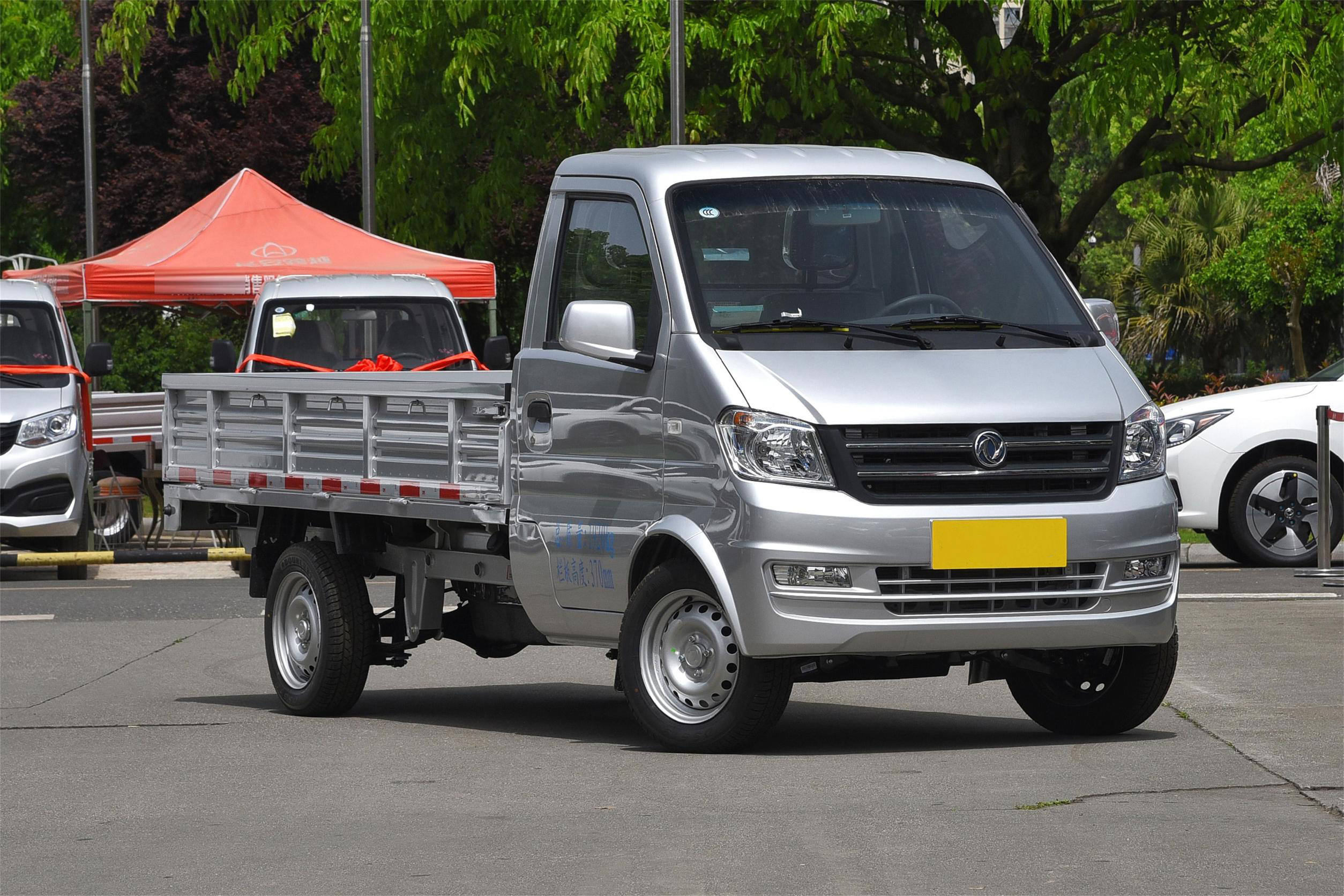 2023 in stock dfsk k01 small mini truck K01 Dongfeng 4x2 Mini 1-2 Tons Mini Light Carry Truck 1.3L made in China for sale