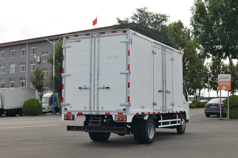 2023 new chinese isuzu 100P M100 diesel 4*2 cargo truck 3 seats 2 ton for sale