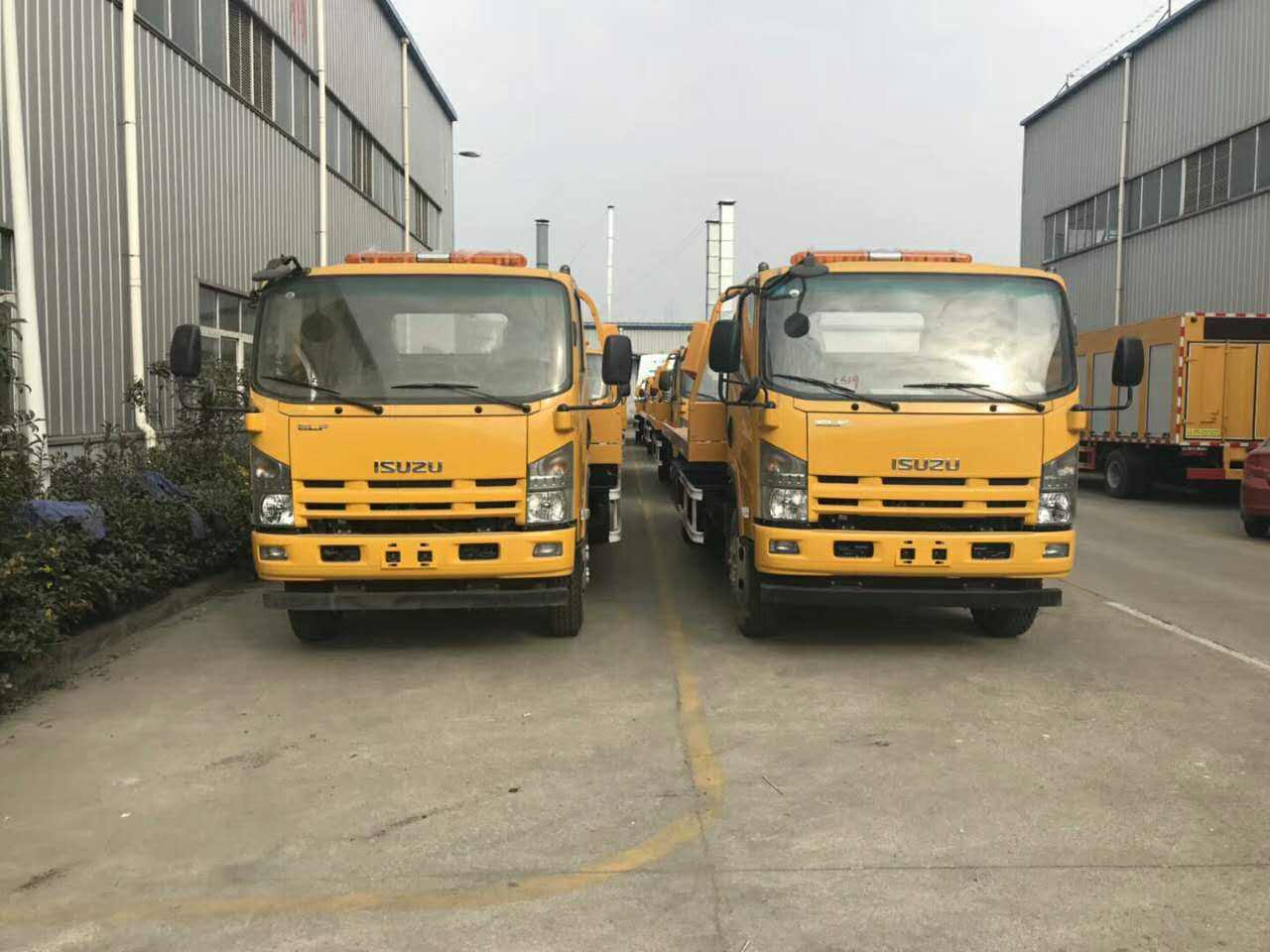 china factory directly sale new 2 axles 10 ton rear lifting arm wrecker towing truck with hydraulic cylinder and contrllor