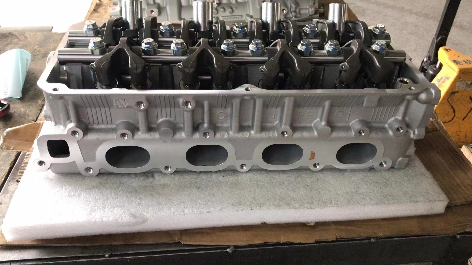 Milexuan Complete 4G69 Engine Cylinder Head Assembly MN163381 For Mitsubishi Grandis 2.4L 16V 4g69 Engine