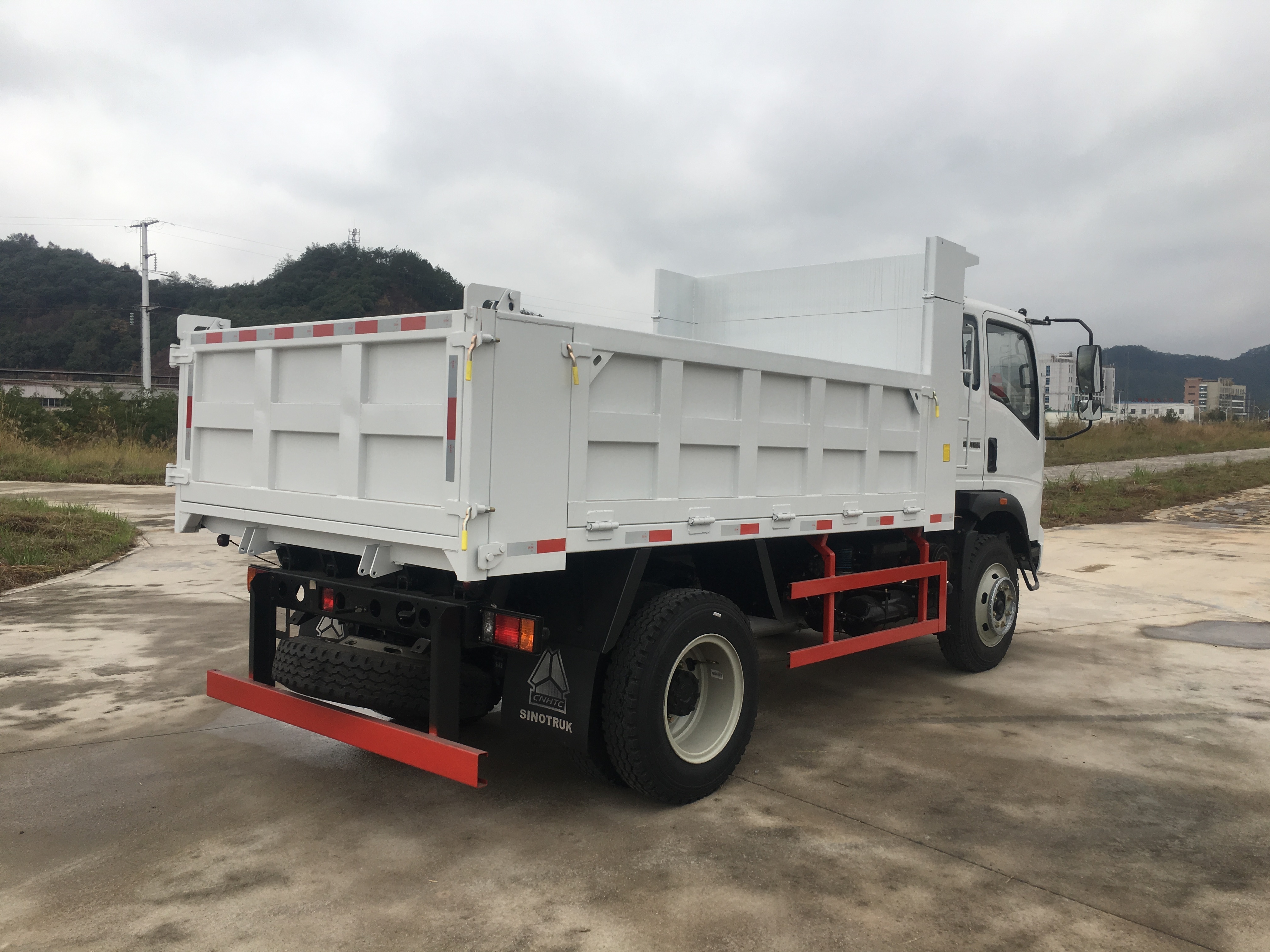 SINOTRUK HOWO 10 ton dump truck 10m3 dump truck 10 ton dump truck