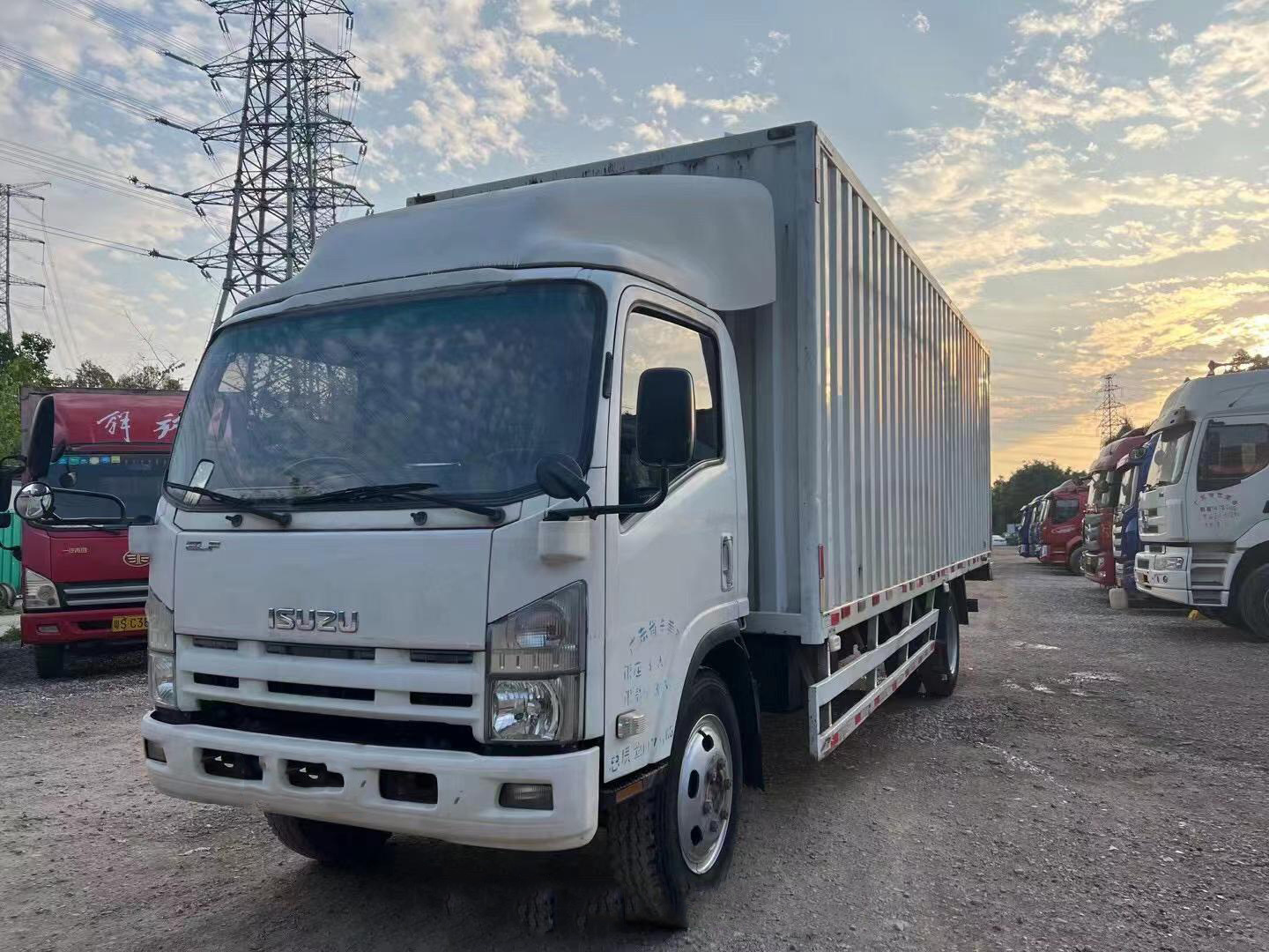 hot sale Isuzu elf box van truck and cargo truck DIESEL TRUCK