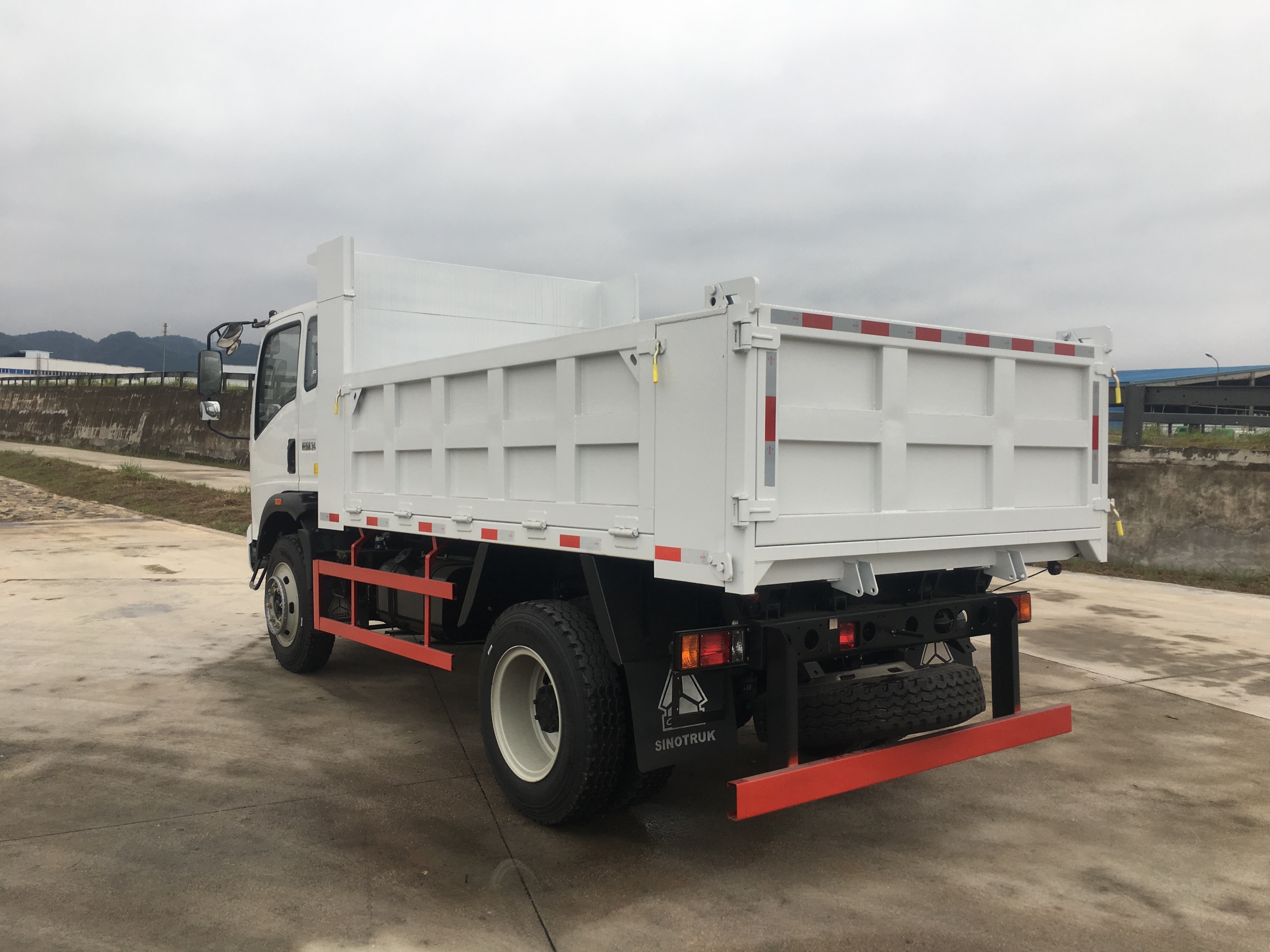 SINOTRUK HOWO 10 ton dump truck 10m3 dump truck 10 ton dump truck