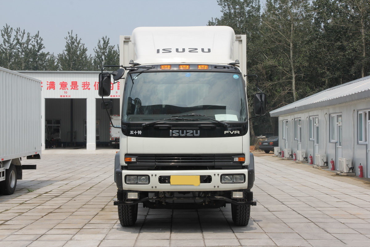 Factory price isuzu Japan trucks 10 tons heavy duty truck 6HK1 engine 240hp fvr cargo truck for sale inital payment