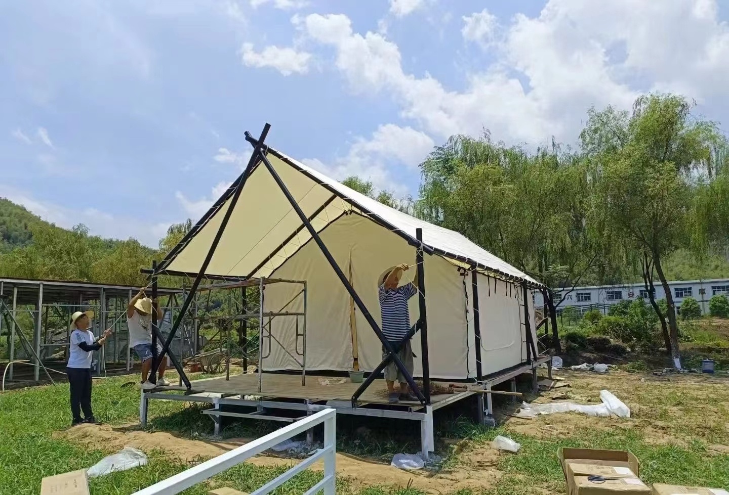 New Design Prefabricated House Waterproof Luxury Glamping Tent Hotel African Safari Lodge Tents